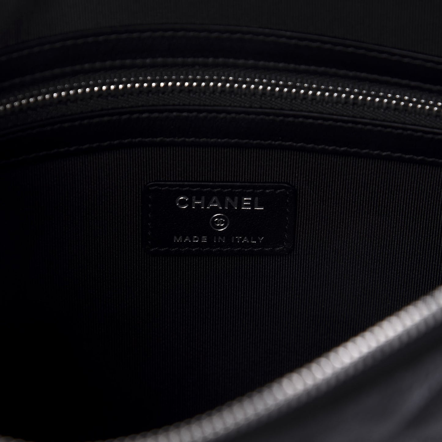 Caviar Quilted Medium Cosmetic Case Black