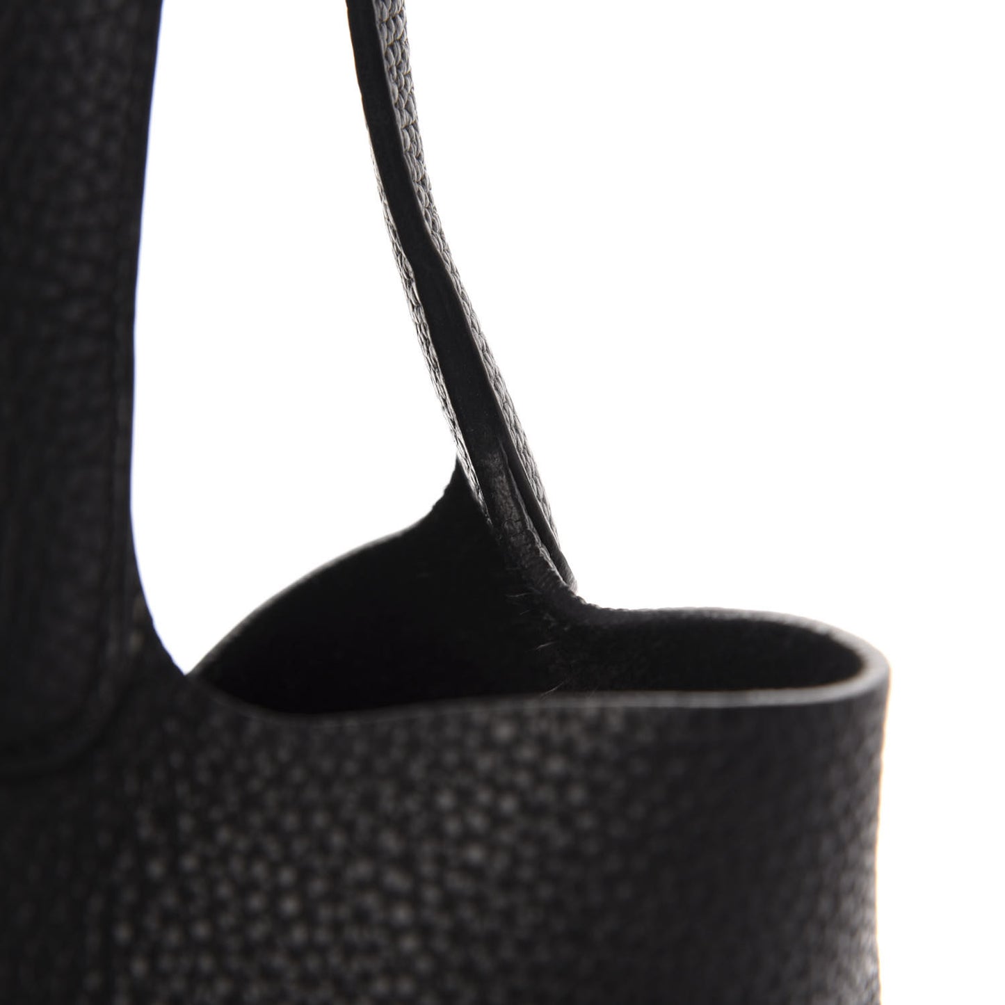 Taurillon Clemence Picotin Lock 22 MM Black