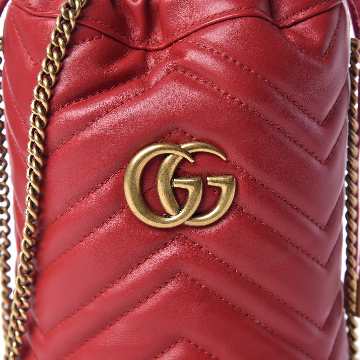 Calfskin Matelasse Mini GG Marmont 2.0 Bucket Bag Hibiscus Red