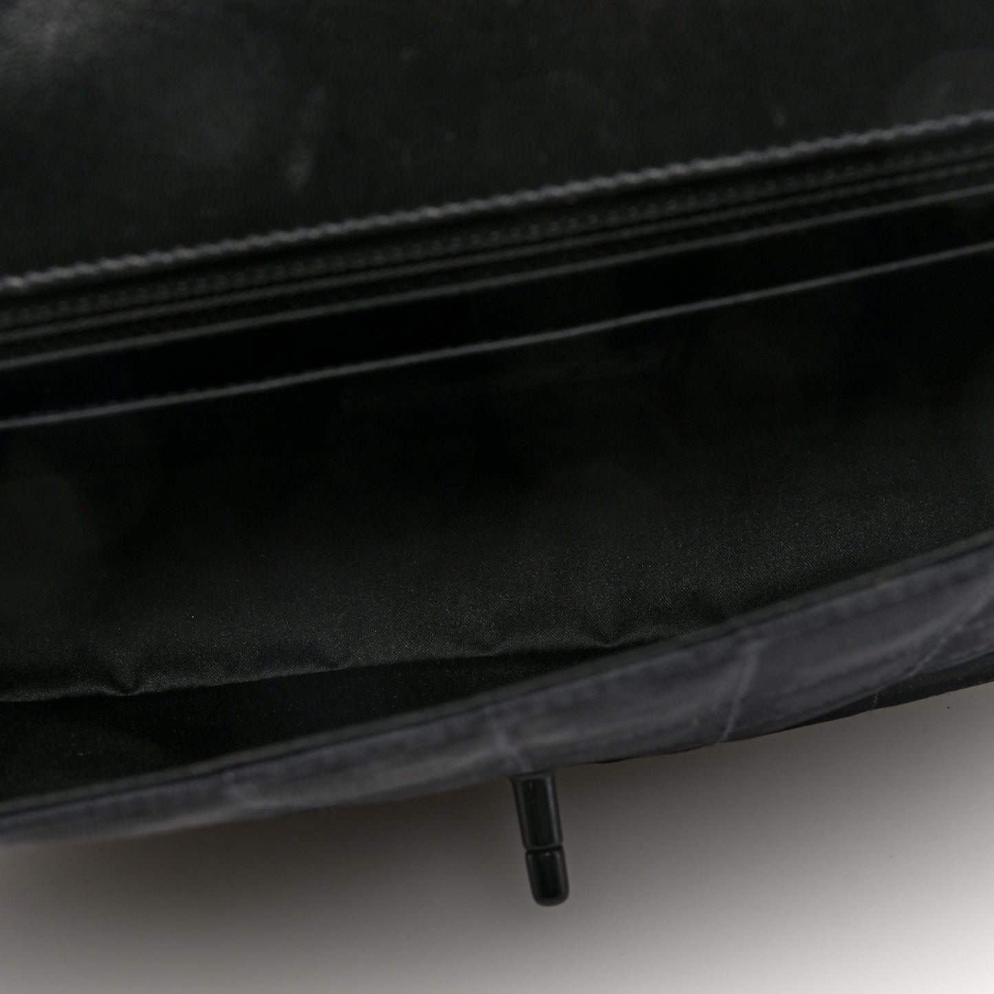 Nylon Medium Travel Flap Black