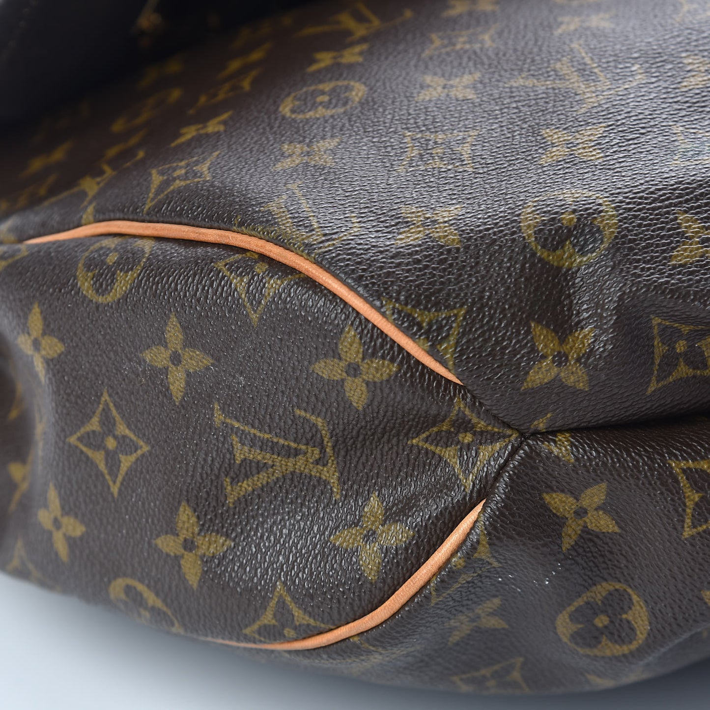 Monogram Kalahari GM