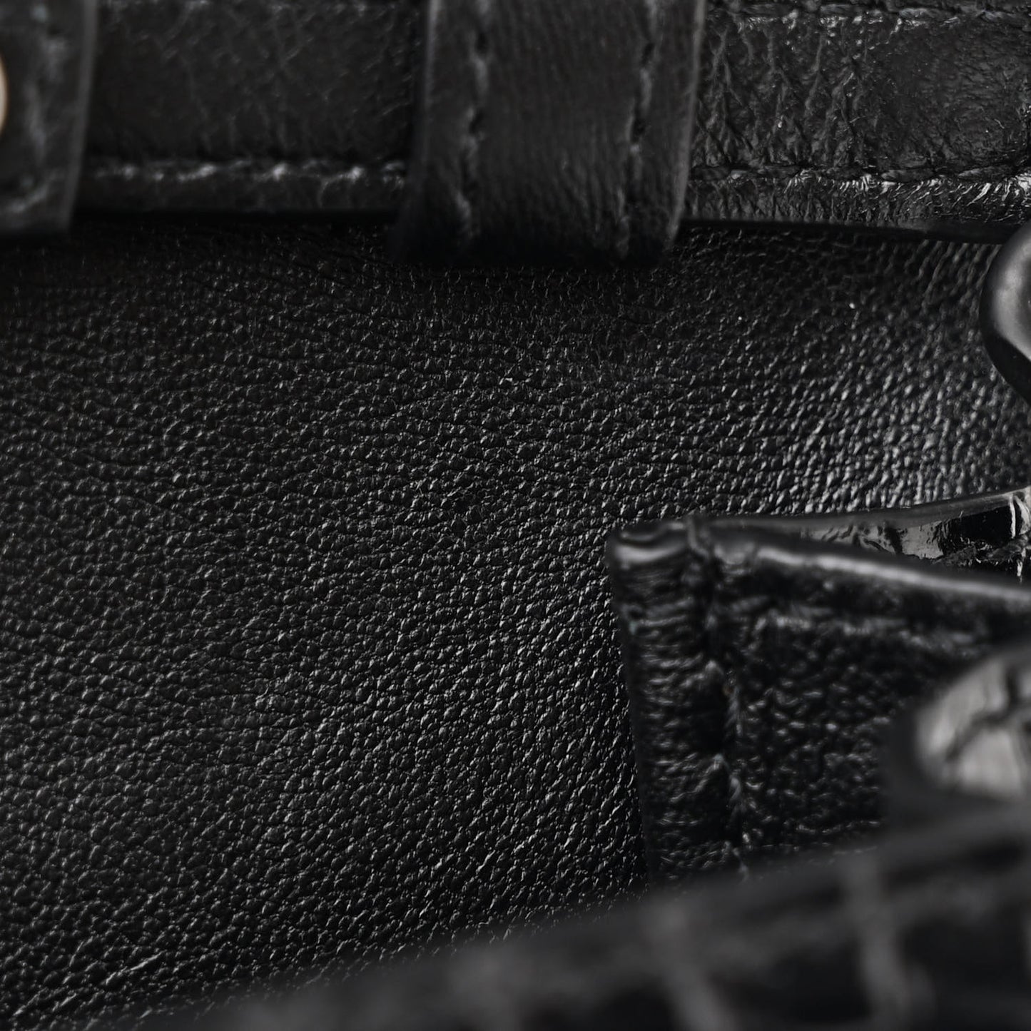 Shiny Calfskin Monochrome Crocodile Embossed Small Hourglass Evening Chain Bag Black