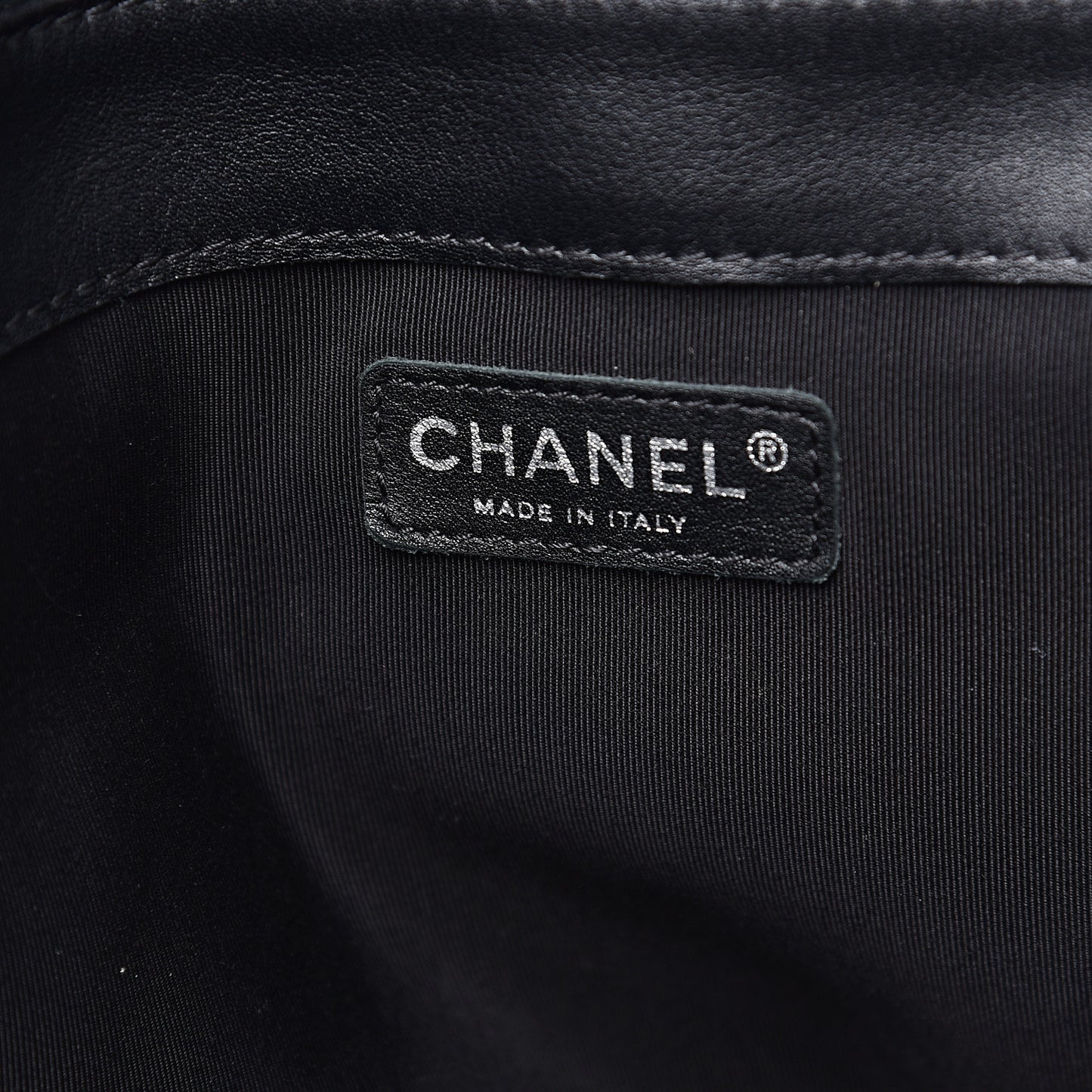Calfskin Enchained XL Boy Flap Black