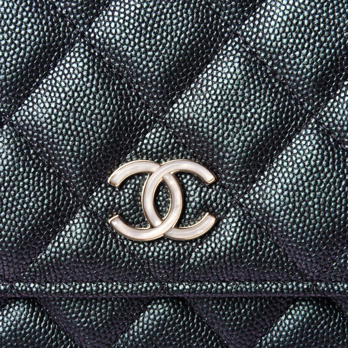 Iridescent Caviar Quilted Wallet On Chain WOC Green