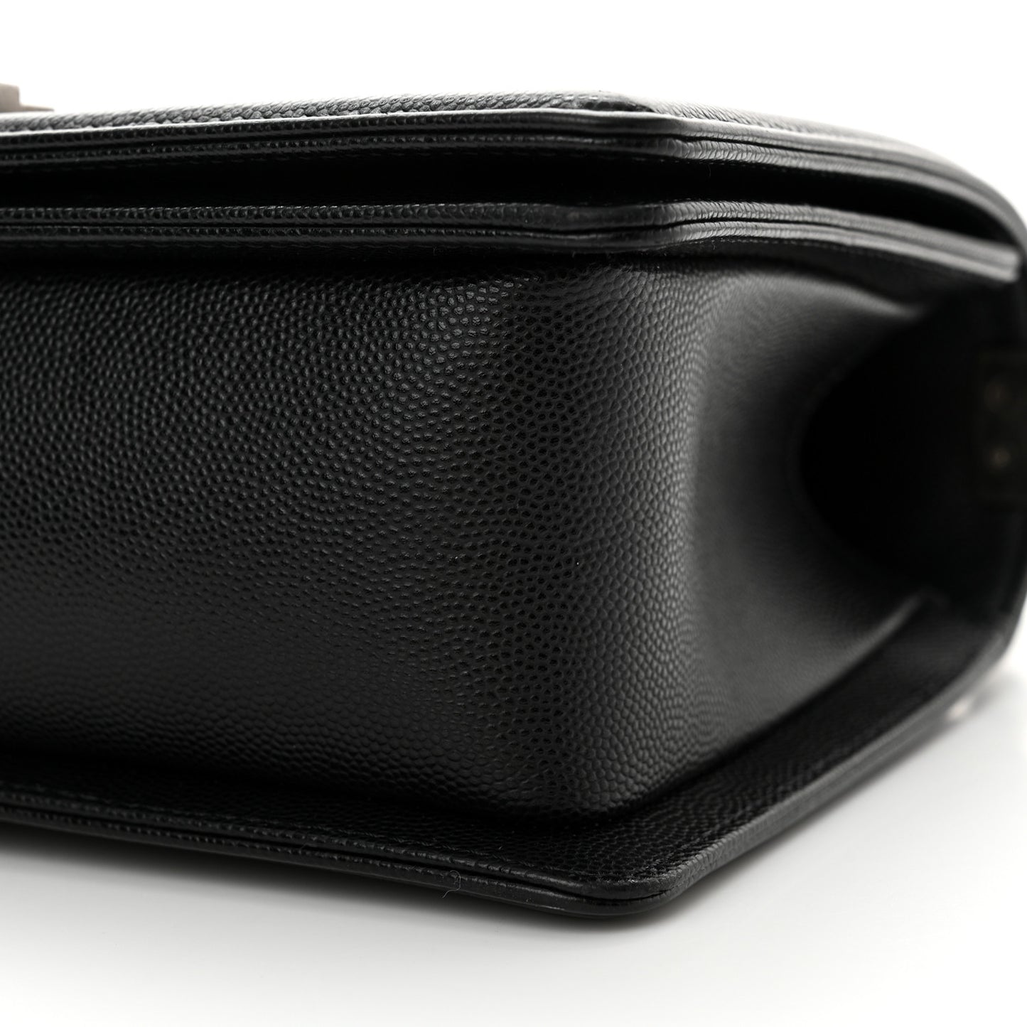 Caviar Quilted Medium Boy Flap Black