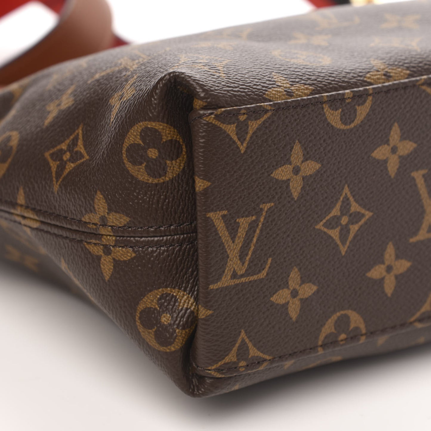 Monogram Tuileries Besace Caramel Rouge