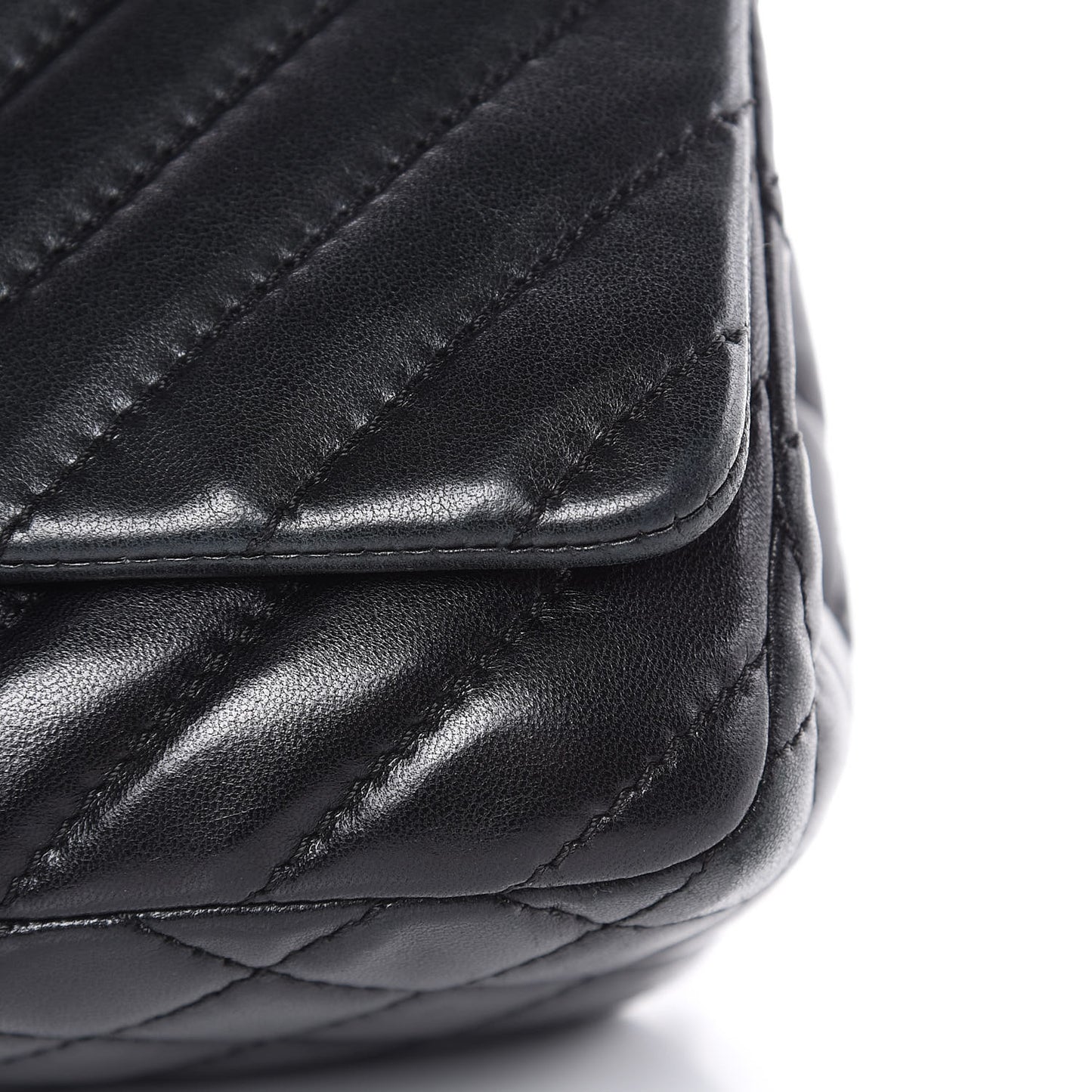 Lambskin Surpique Chevron Medium Single Flap Black