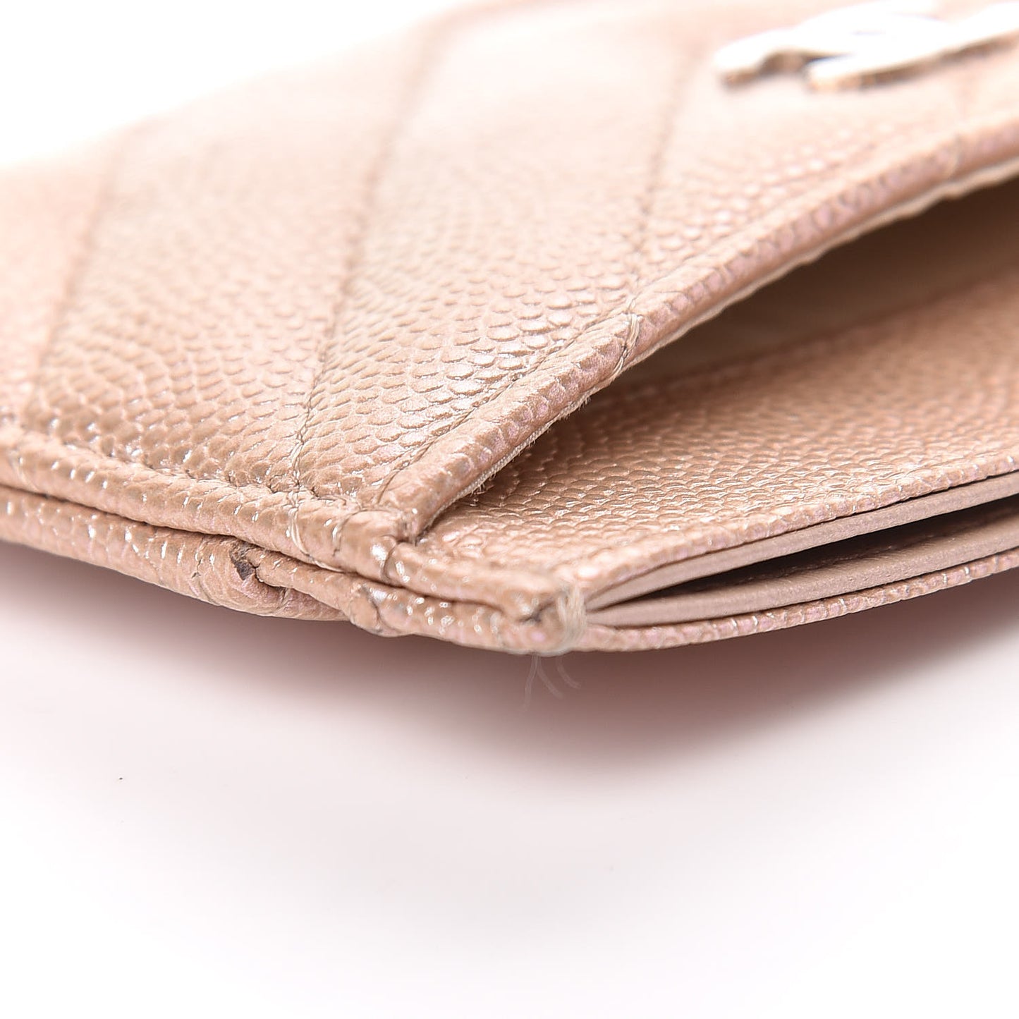 Iridescent Caviar Chevron Quilted Card Holder Beige