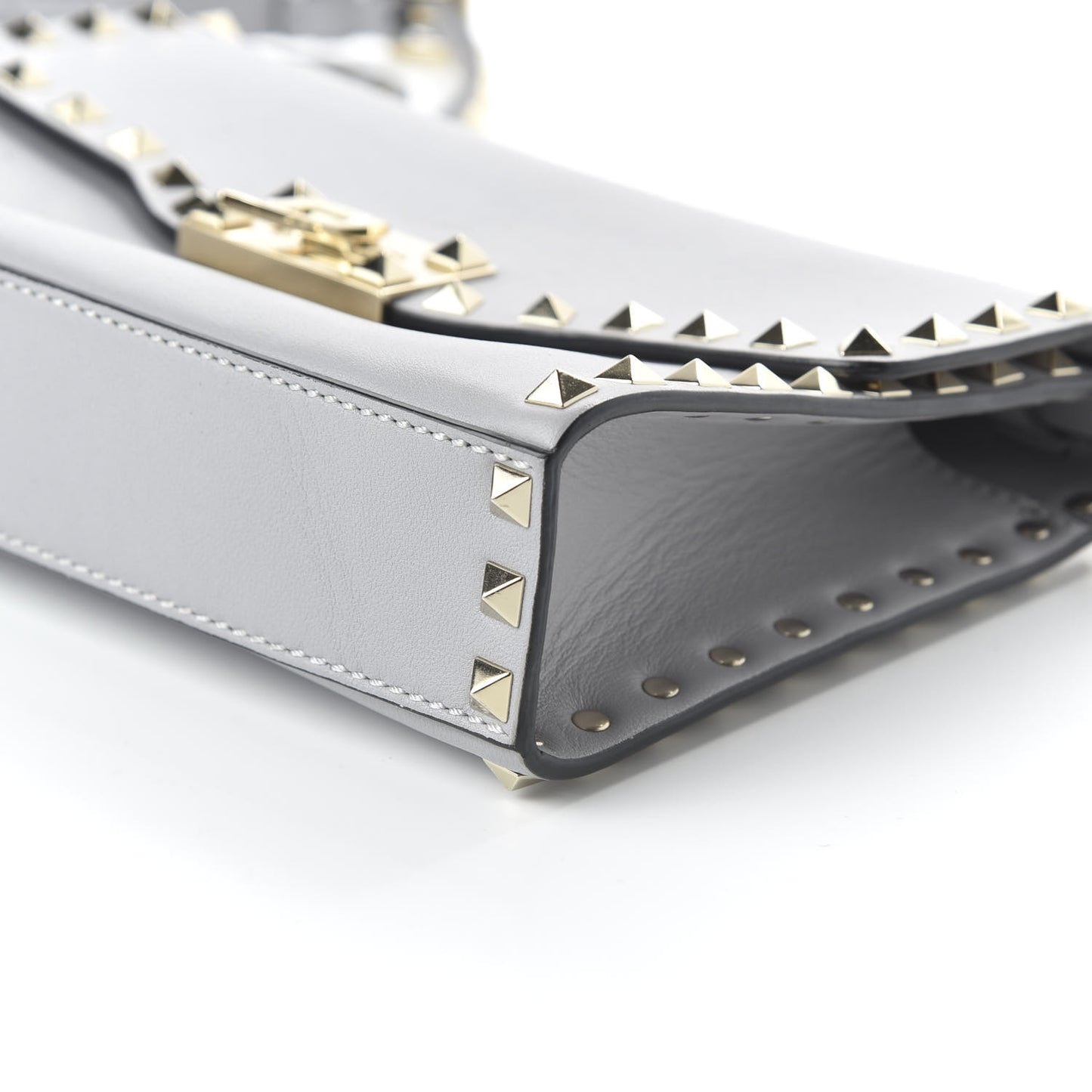 Vitello Medium Rockstud Flip Lock Crossbody Bag Pastel Grey