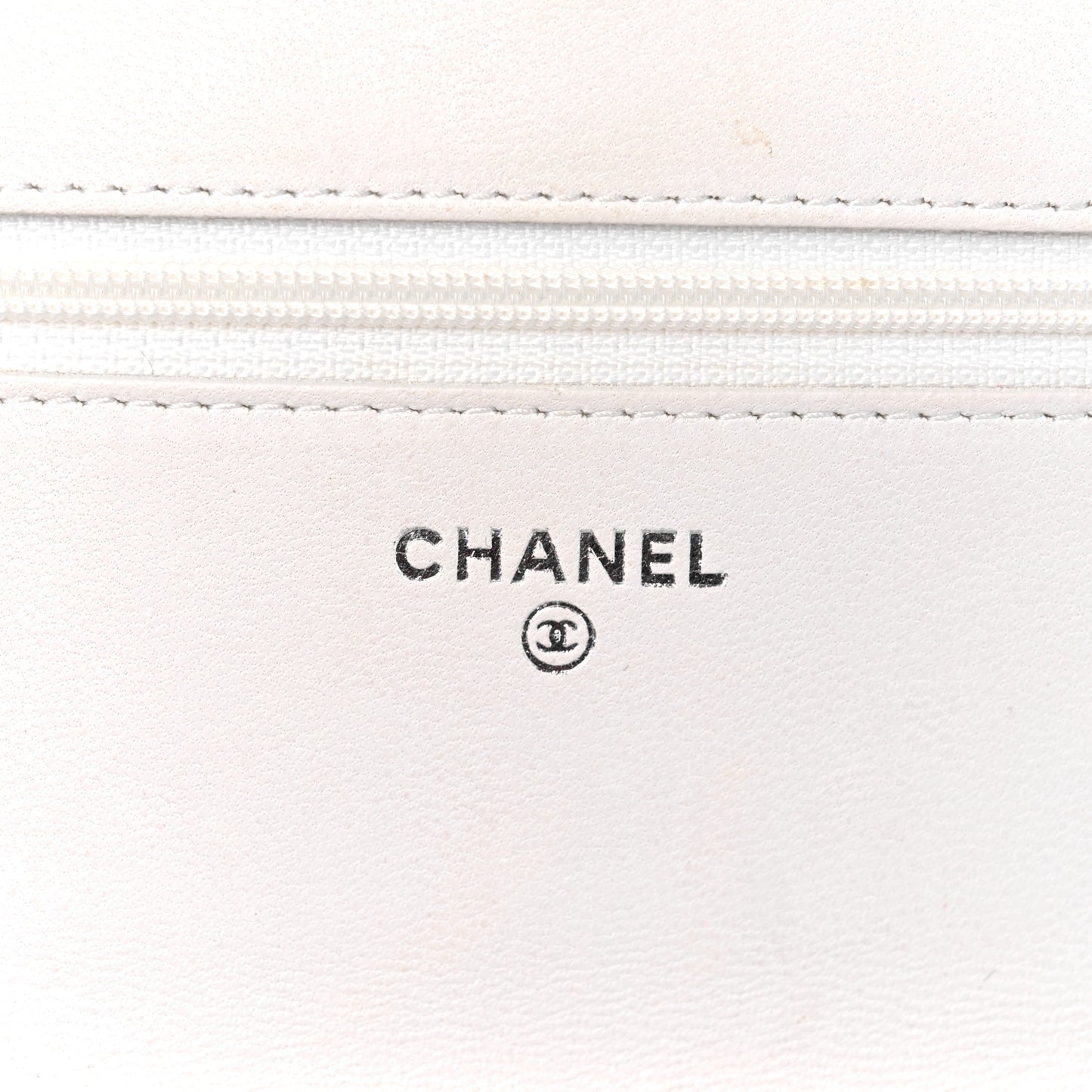 Tweed Quilted Wallet on Chain WOC White