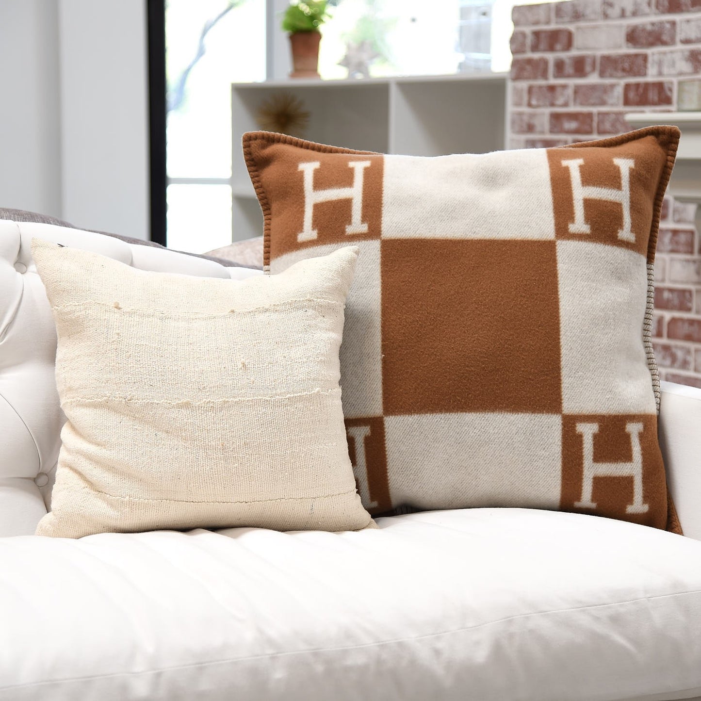Wool Cashmere Avalon Pillow GM Ecru Camel