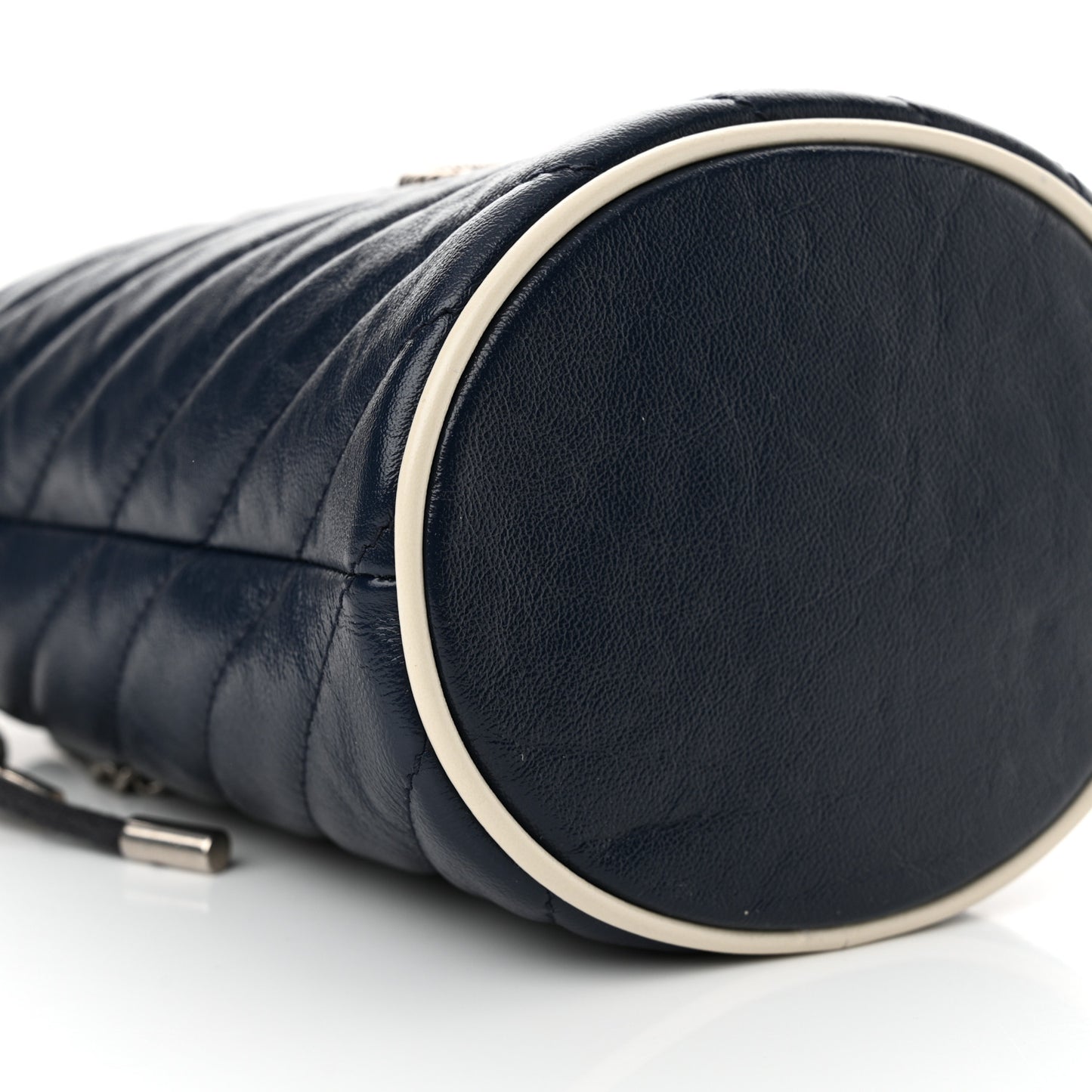 Vintage Effect Calfskin Matelasse Diagonal Mini Torchon GG Marmont 2.0 Bucket Bag Blue Agata Mystic White