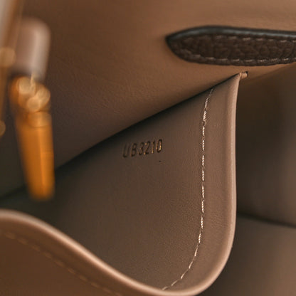 Louis Vuitton Veau Nuage Milla MM Ebene 8 of 11
