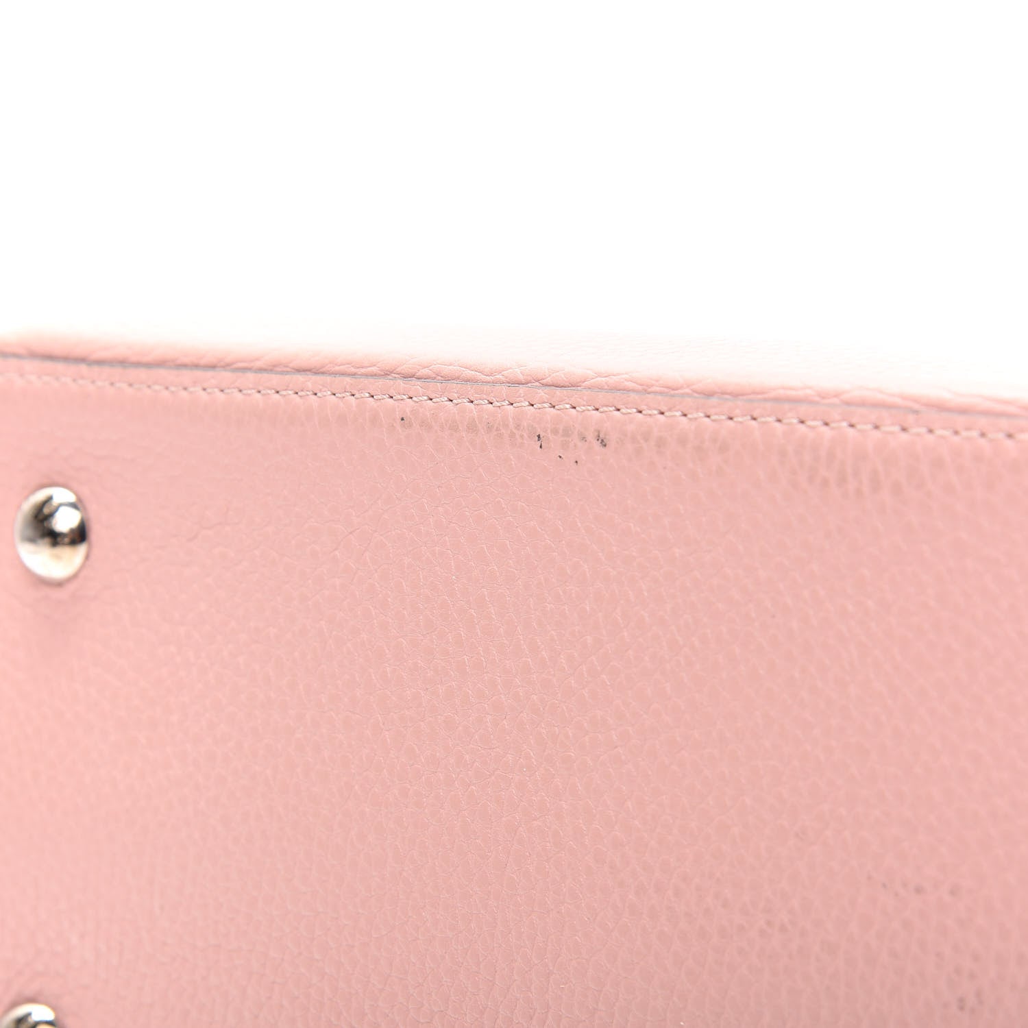 Louis Vuitton Taurillon Capucines MM Magnolia 9 of 10