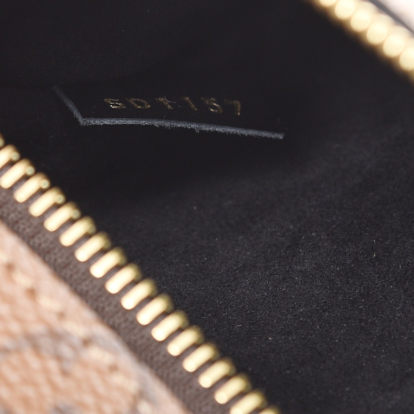 Reverse Monogram Pochette Metis