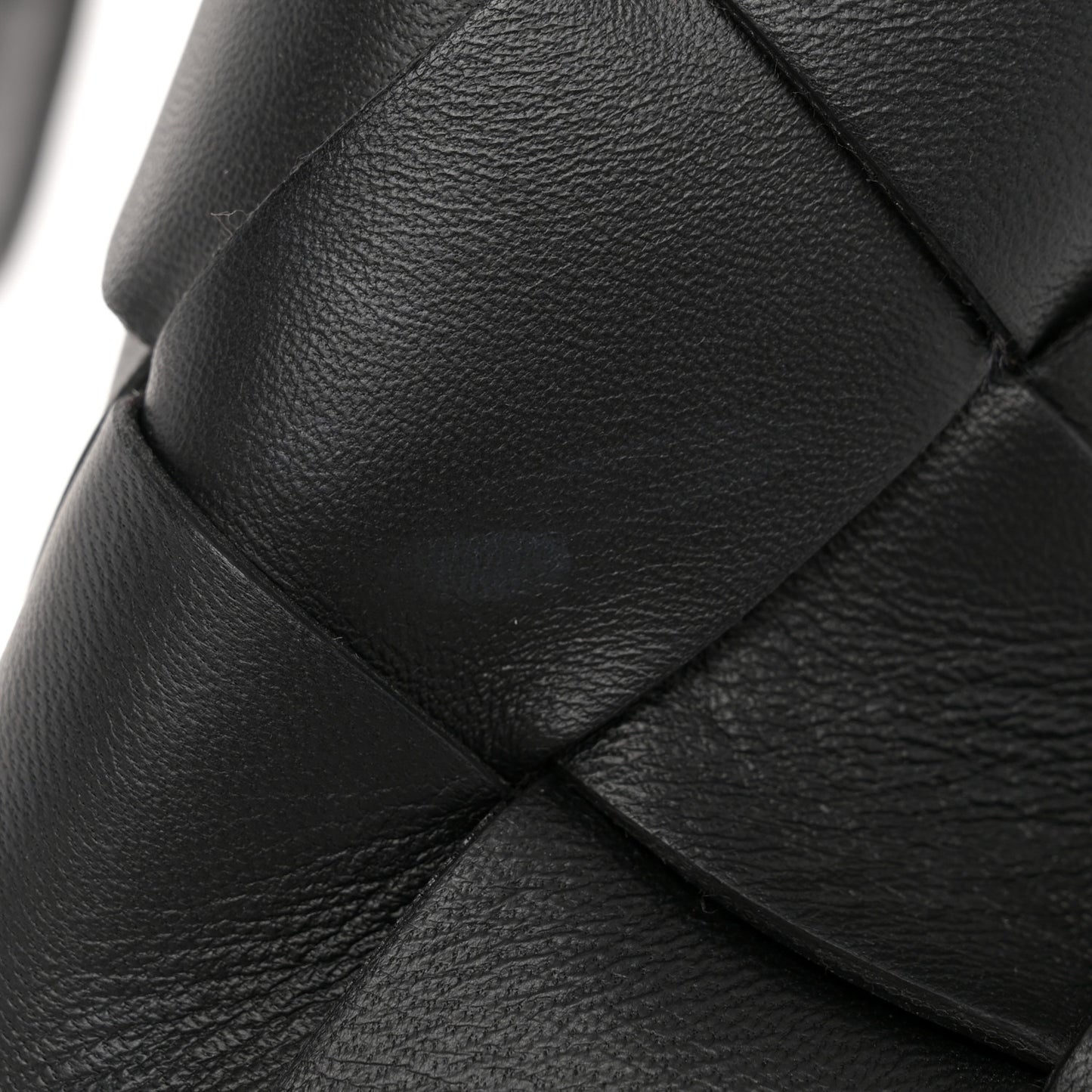 BOTTEGA VENETA Nappa Maxi Cabat 30 Black