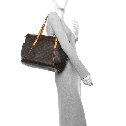 Louis Vuitton Monogram Totally MM 2 of 17