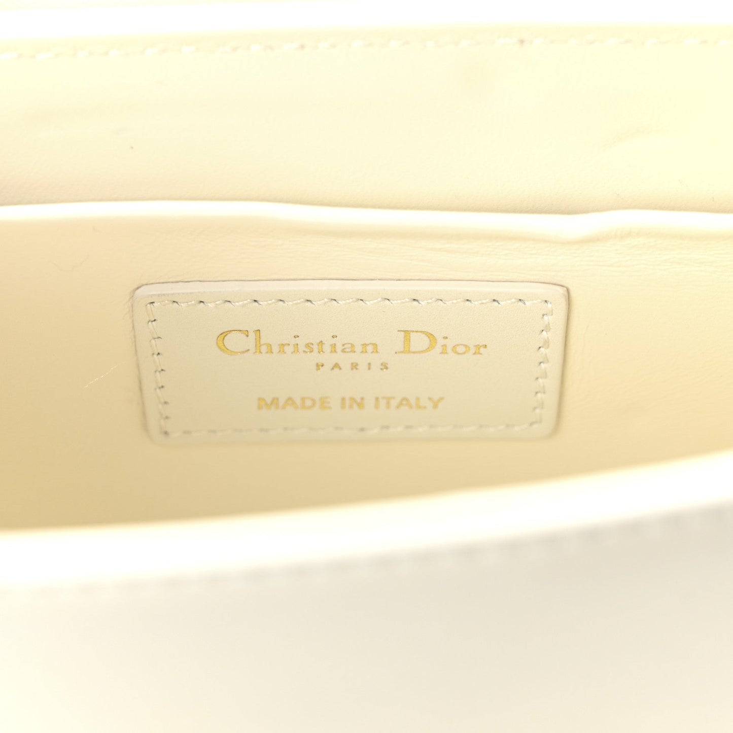 Smooth Calfskin 30 Montaigne Box Bag White