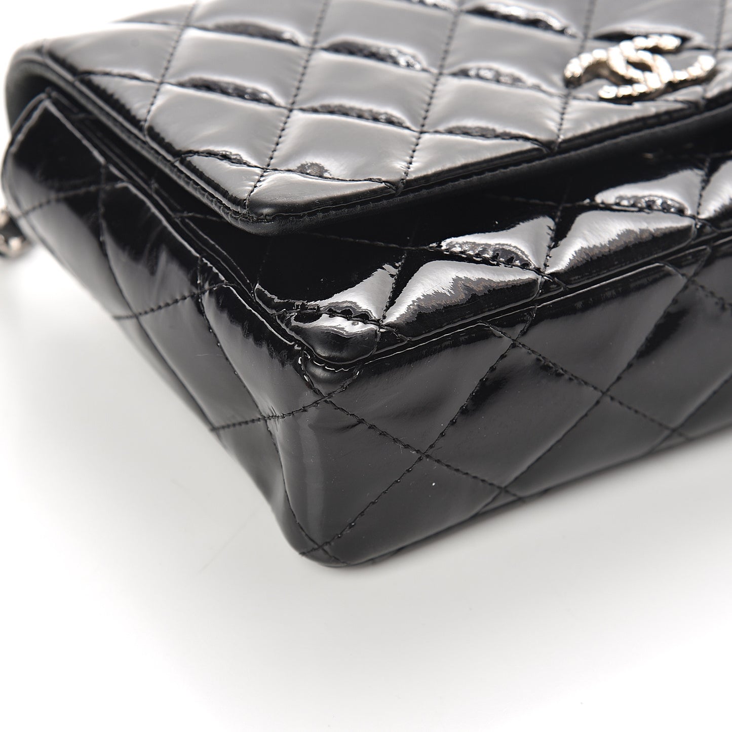 Patent Quilted Brilliant Wallet On Chain WOC Black