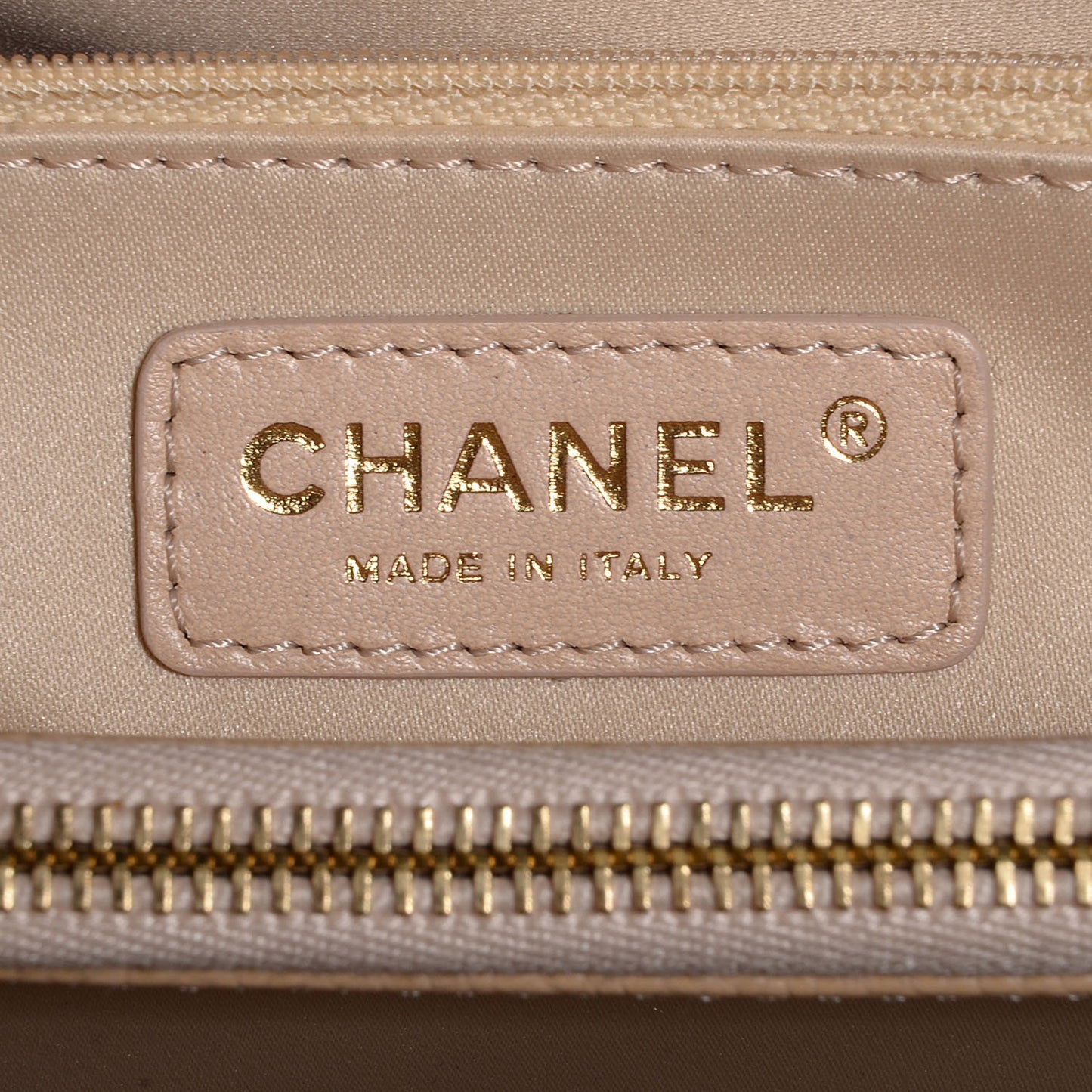 Caviar Grand Shopping Tote GST Beige Clair