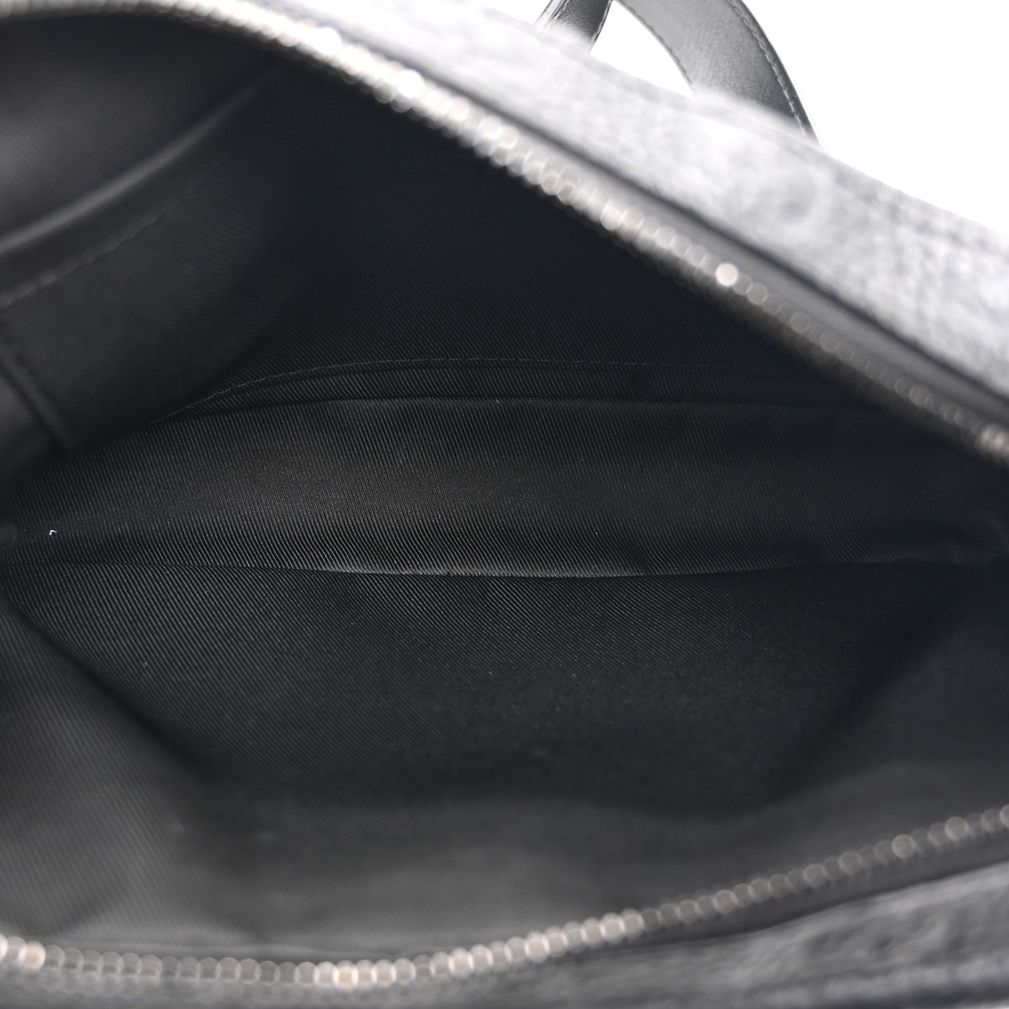 Taurillon Monogram Steamer Messenger Black