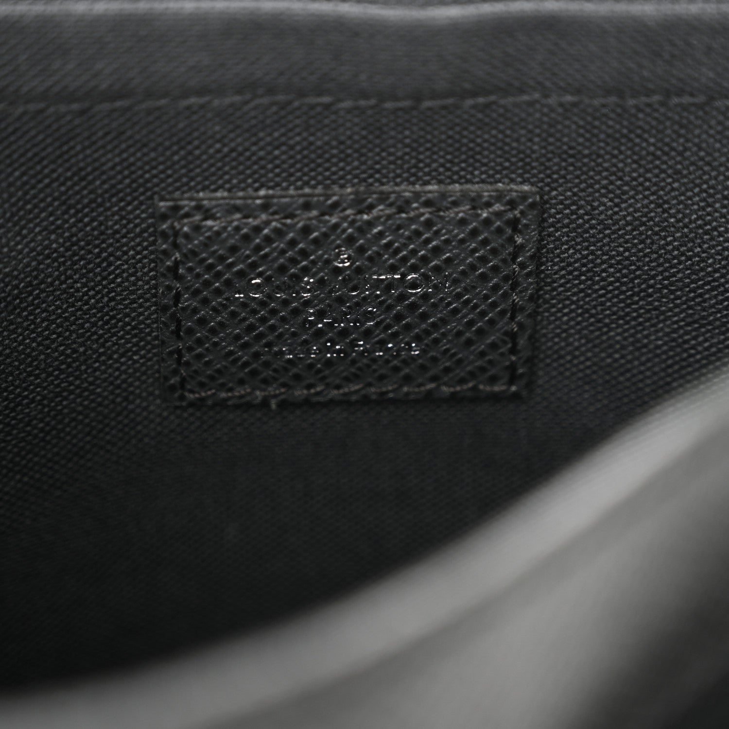 Louis Vuitton Taiga Luka Messenger Bag Ardoise 6 of 15