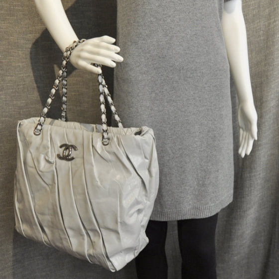 Leather Twisted Medium Tote Light Gray