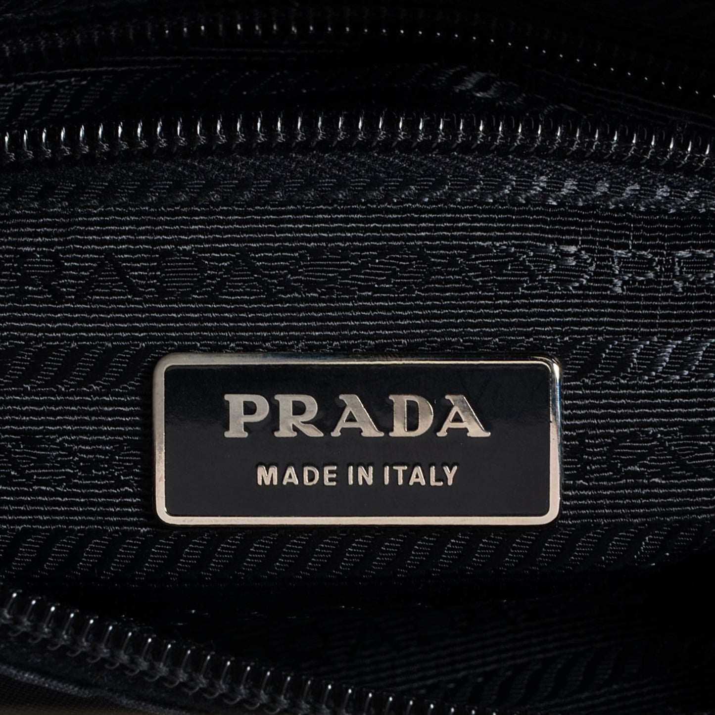 Nylon Vela Messenger Black