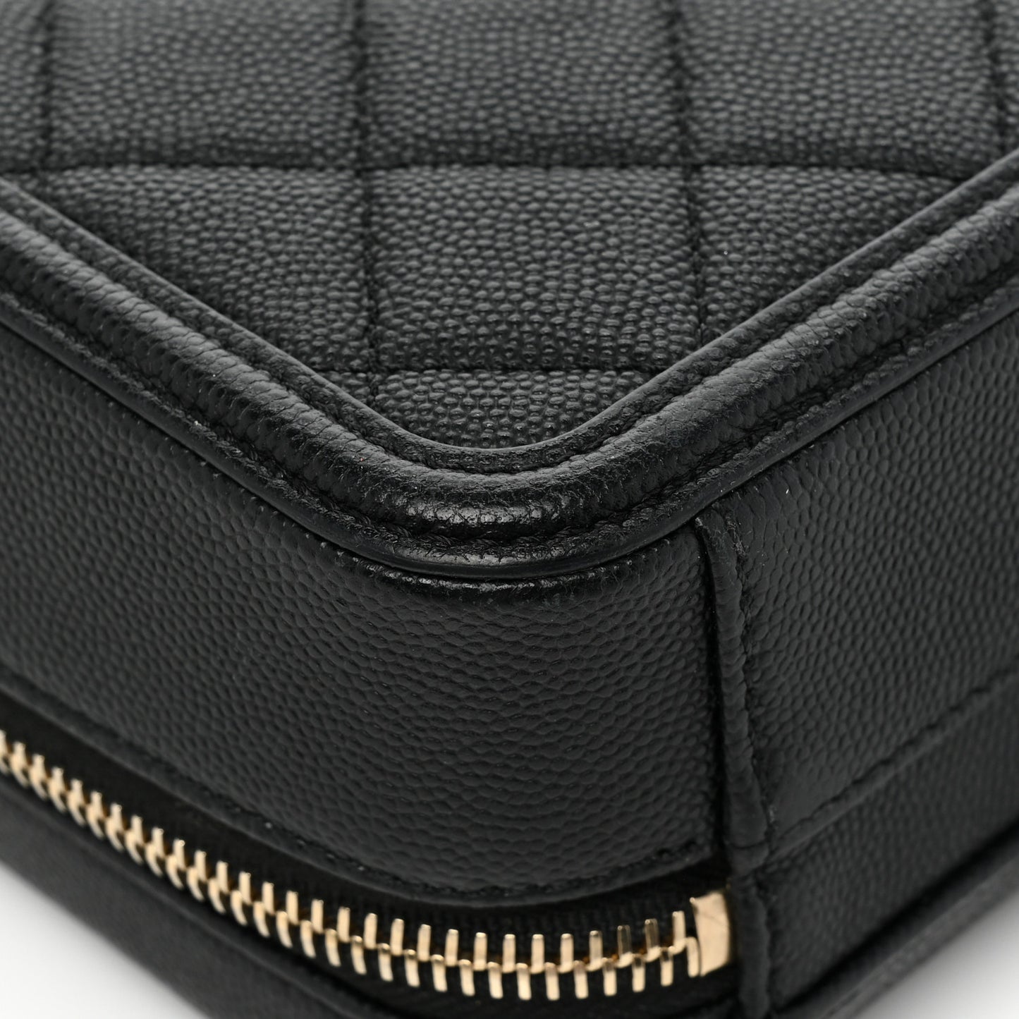 Caviar Quilted CC North South Filigree Vanity Case Black