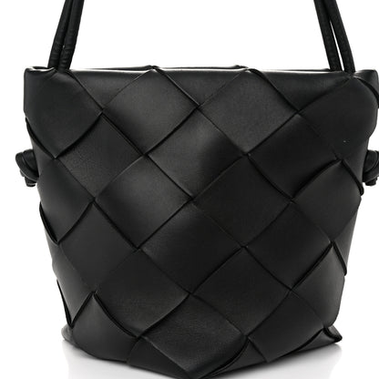 Bottega Veneta Nappa Maxi Intrecciato Clasp Bucket Bag Black 7 of 10