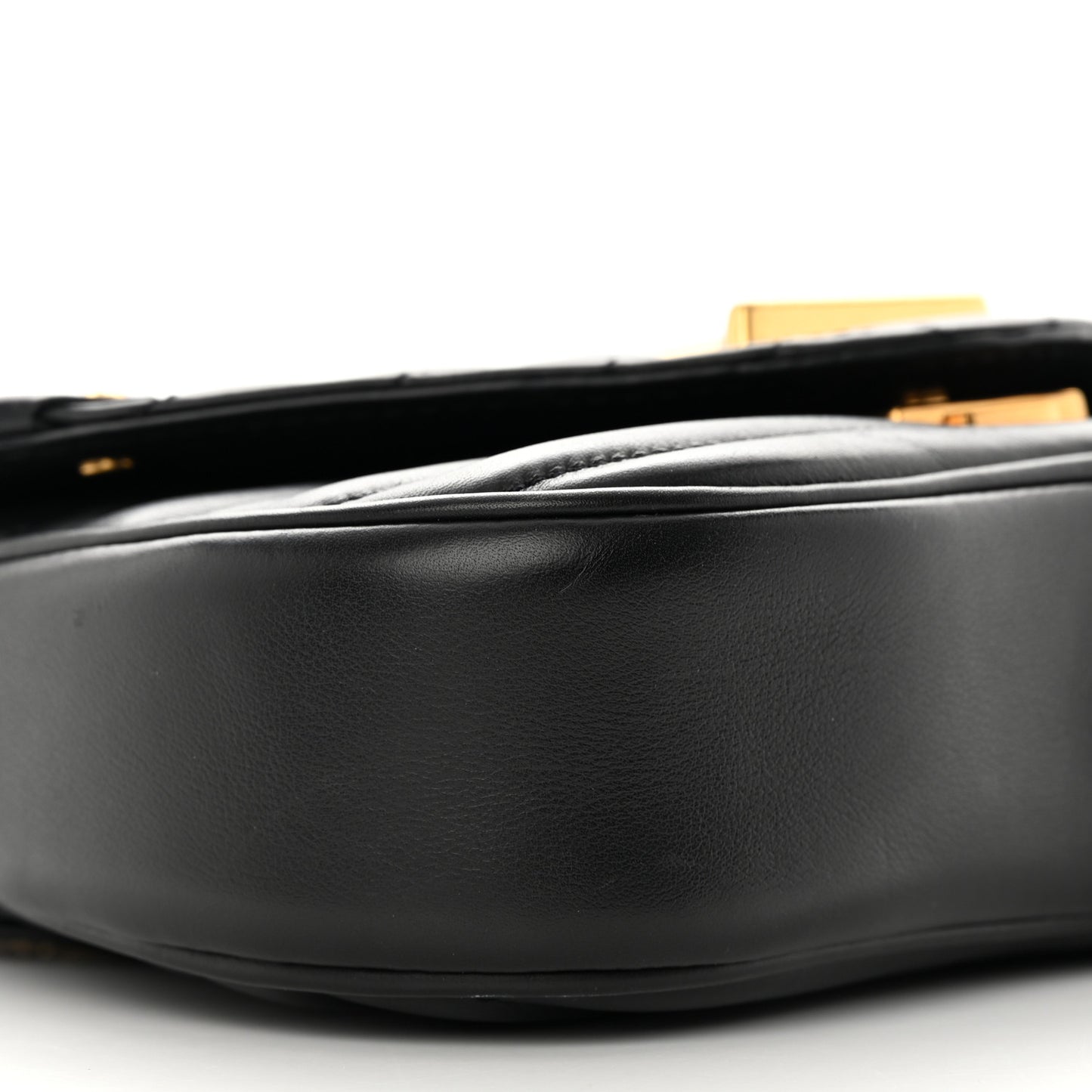 Calfskin New Wave Chain MM Black