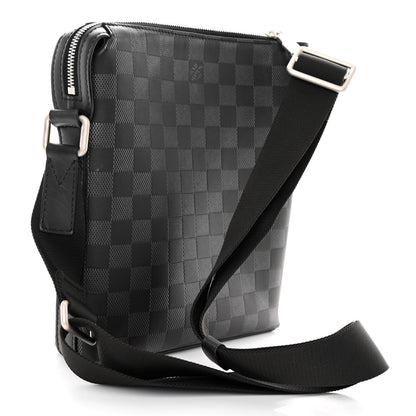 Louis Vuitton Damier Infini Discovery Messenger BB Onyx 3 of 9