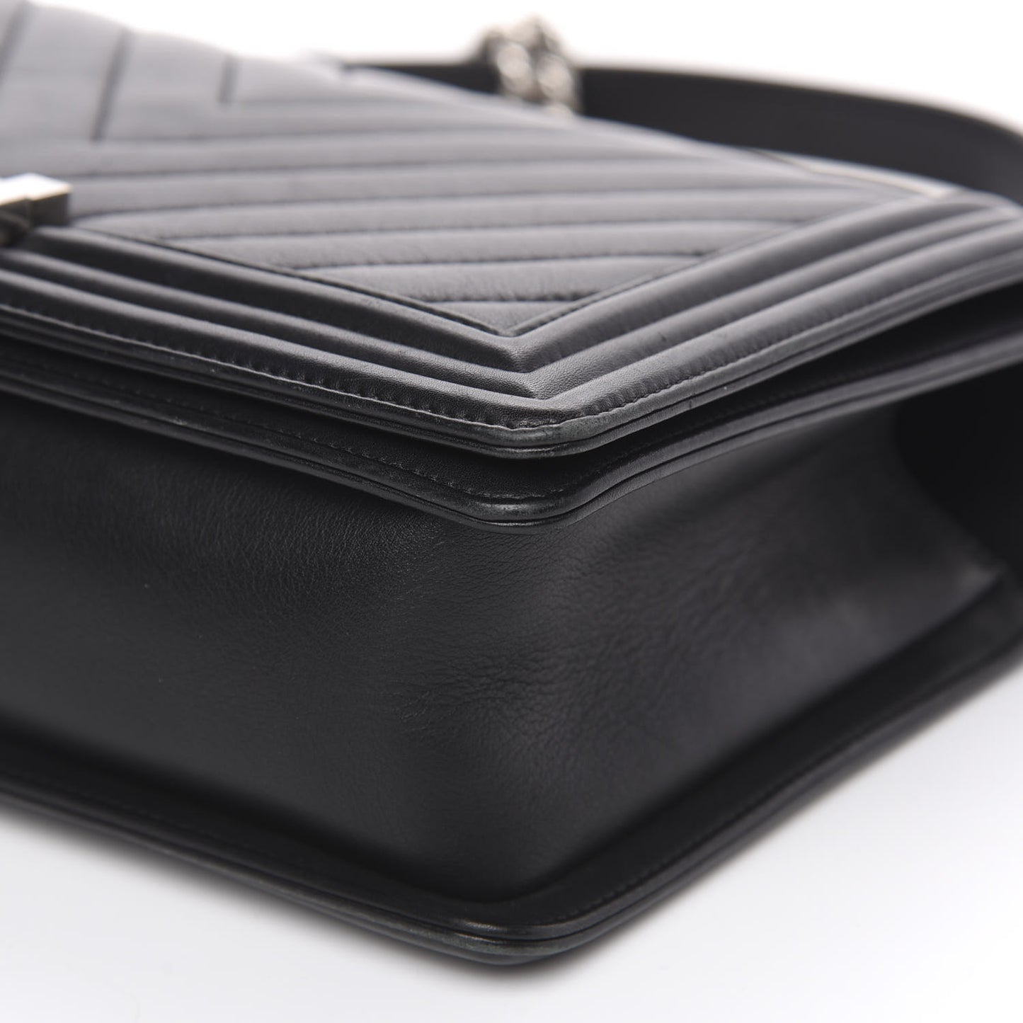 Calfskin Chevron Quilted New Medium Boy Flap Black