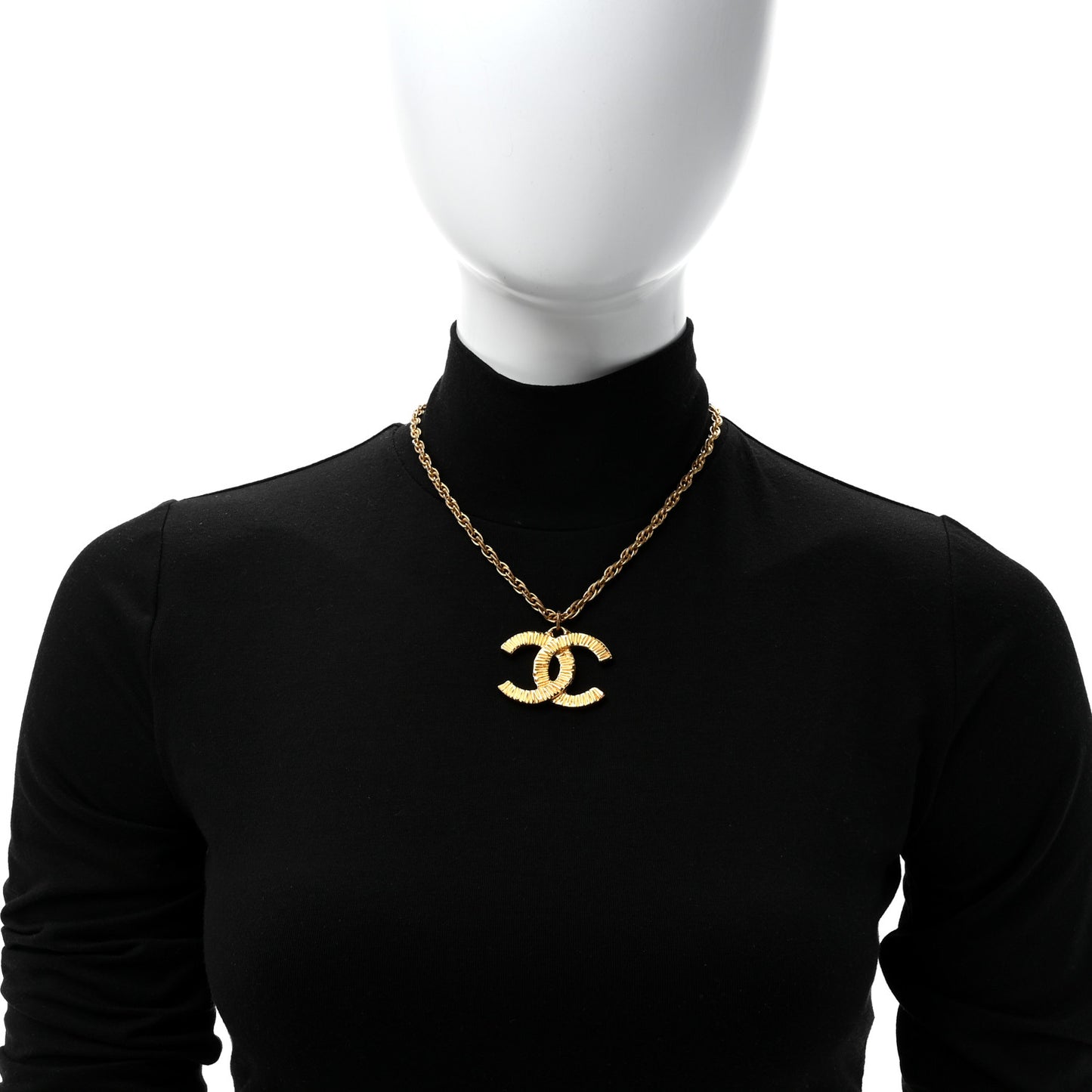 Metal Textured CC Chain Pendant Necklace Gold