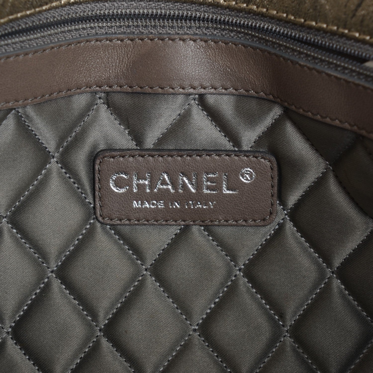 Chanel Distressed Lambskin Le Marais Ligne Flap Gold 7 of 10