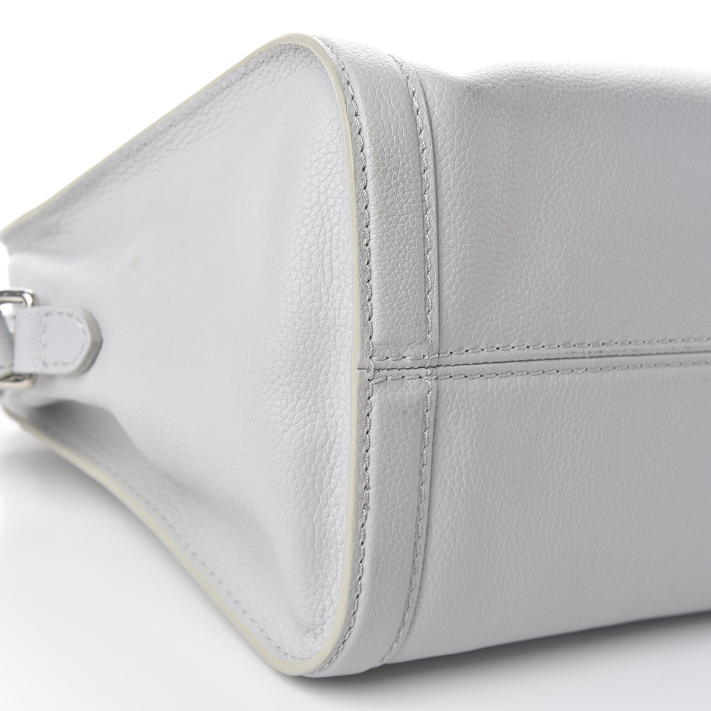 Pebbled Calfskin Small Skull Padlock Zip Around Tote Light Grey