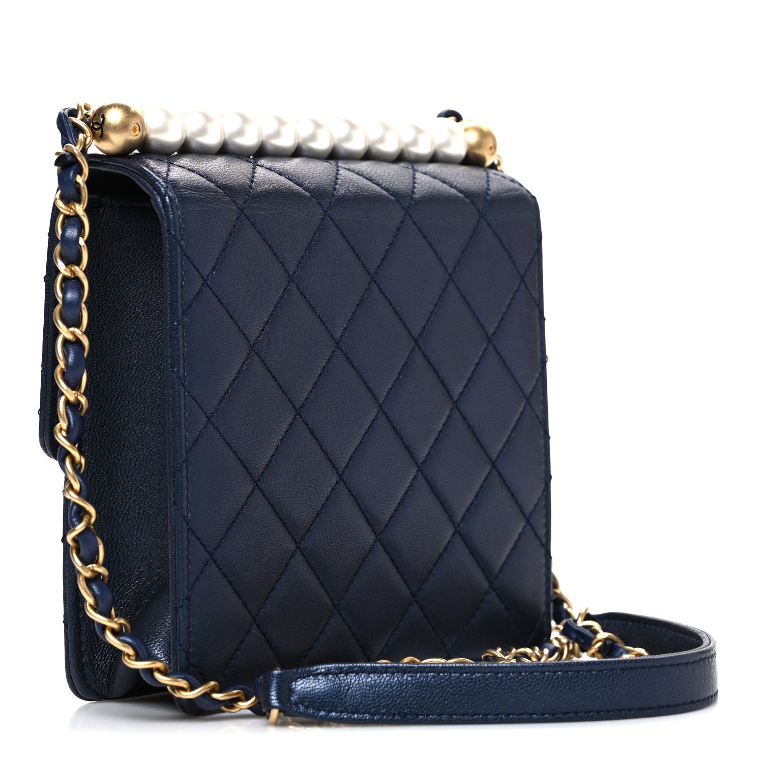 CHANEL ネイビー キルティング バッグ Chanel Iridescent Lambskin Quilted Chic Pearls Flap Navy Blue