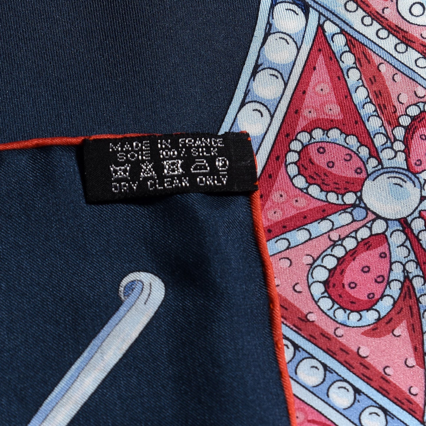 Silk Parures Precieuses Shawl 140