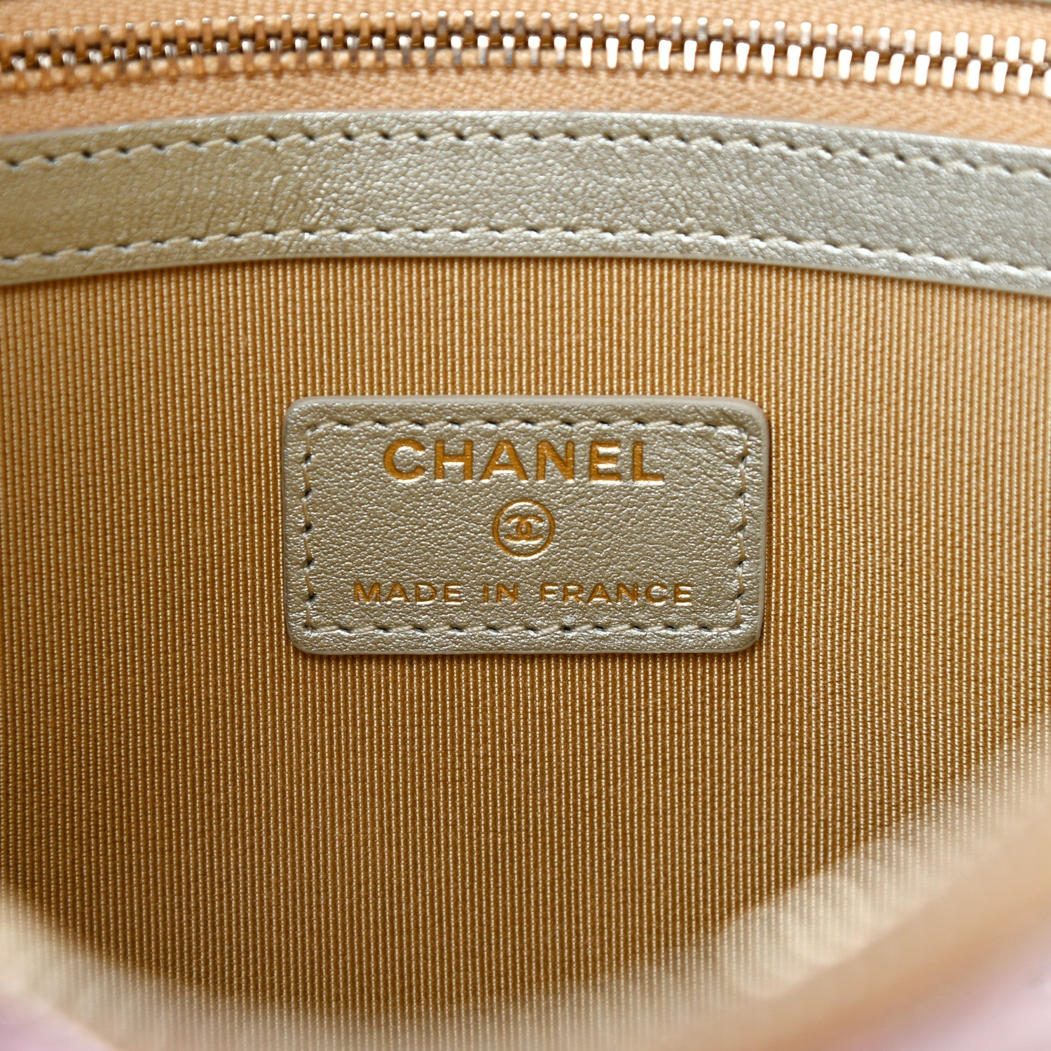 Chanel Metallic Goatskin Quilted Medium 2.55 Reissue Cosmetic Case Multicolor 6 of 7