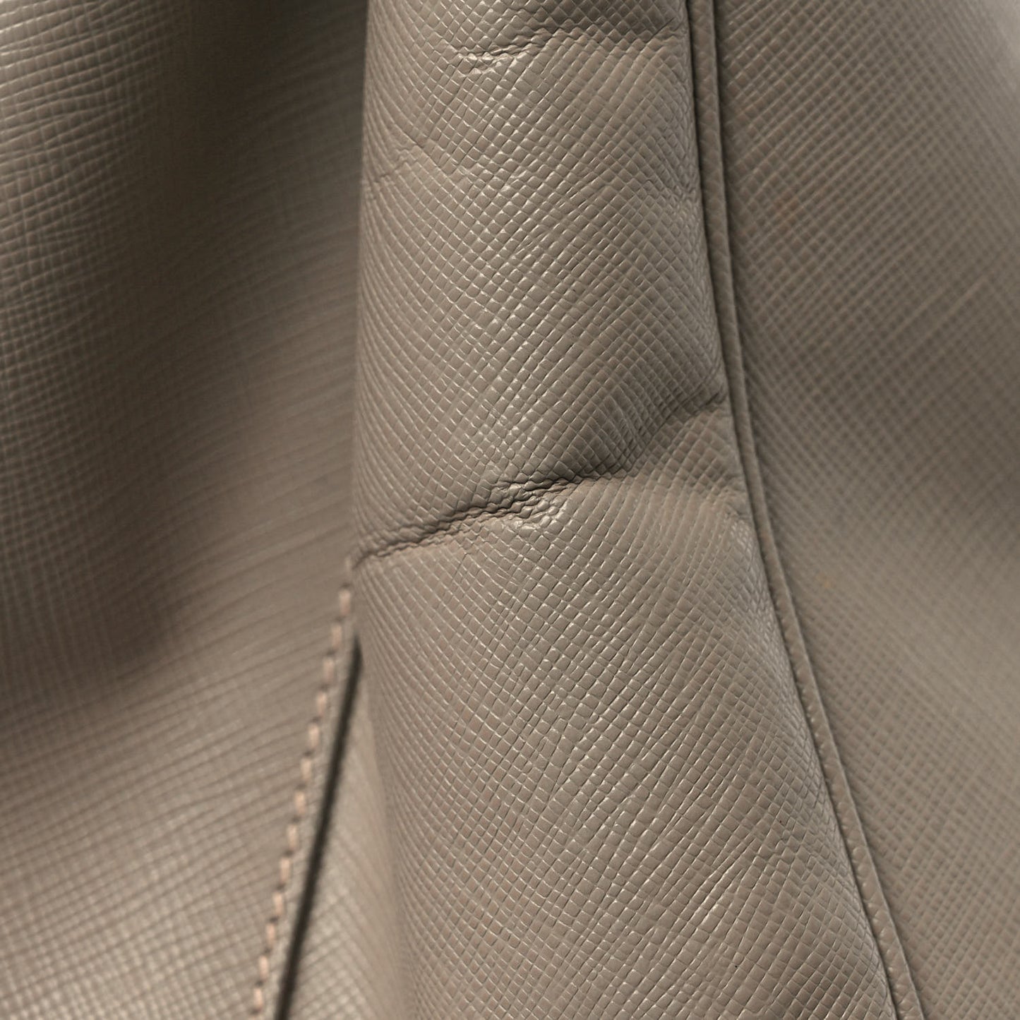 Saffiano Medium Galleria Double Zip Tote Argilla