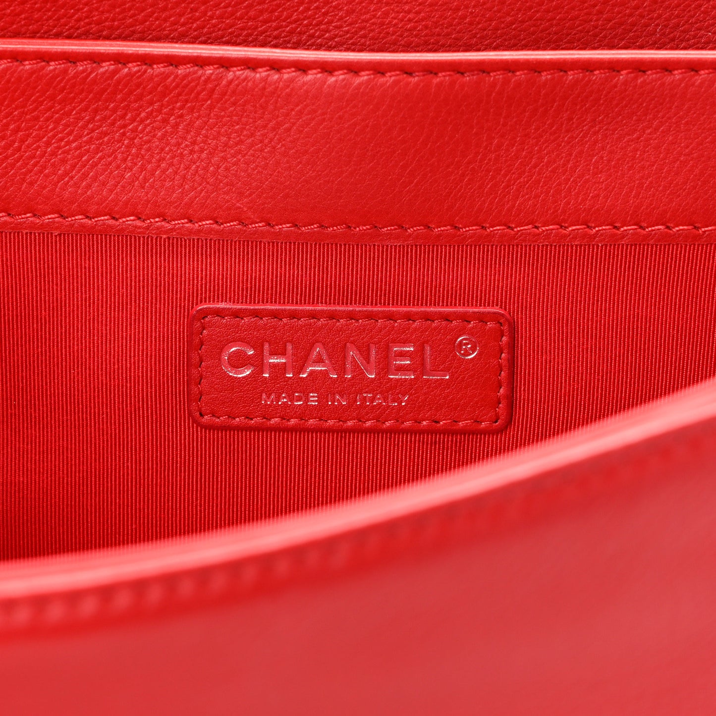Calfskin New Medium Boy Reverso Flap Red