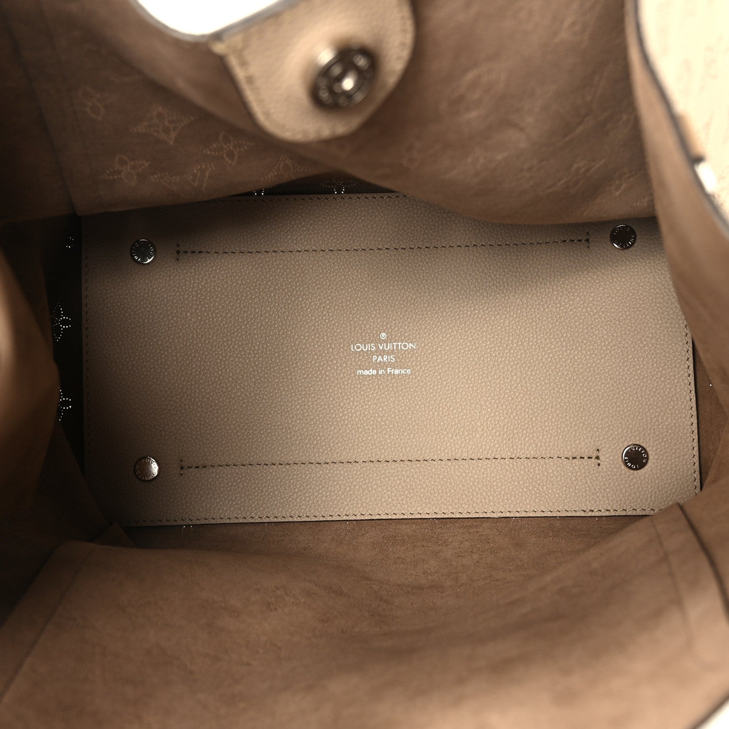 Louis Vuitton Mahina Hina MM Galet 6 of 9