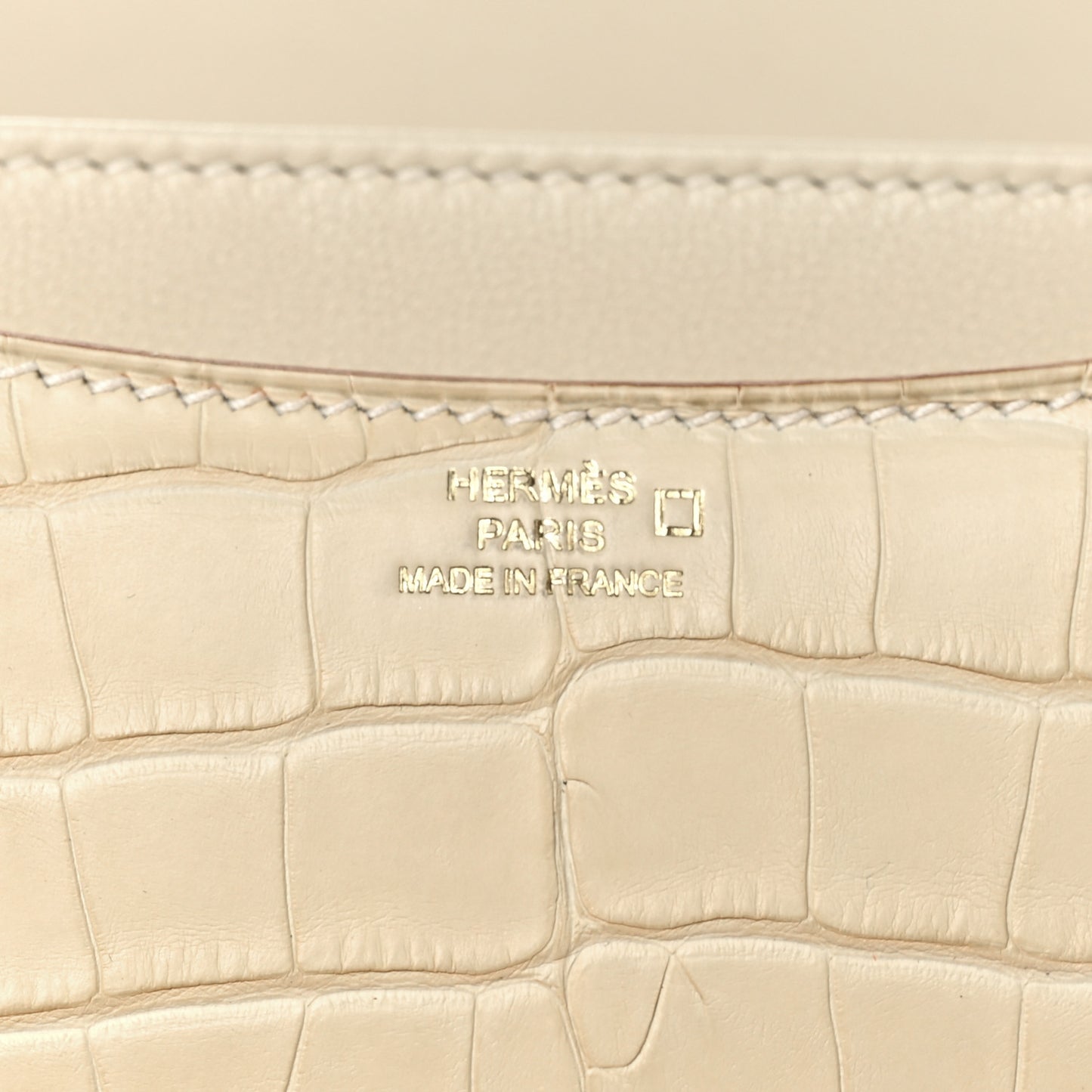 Matte Alligator Constance 18 Beton