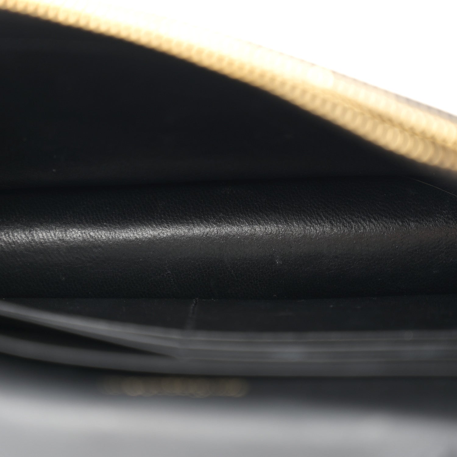 Saint Laurent Smooth Calfskin Small Classic Monogram Portefeuille On Chain Black 5 of 13