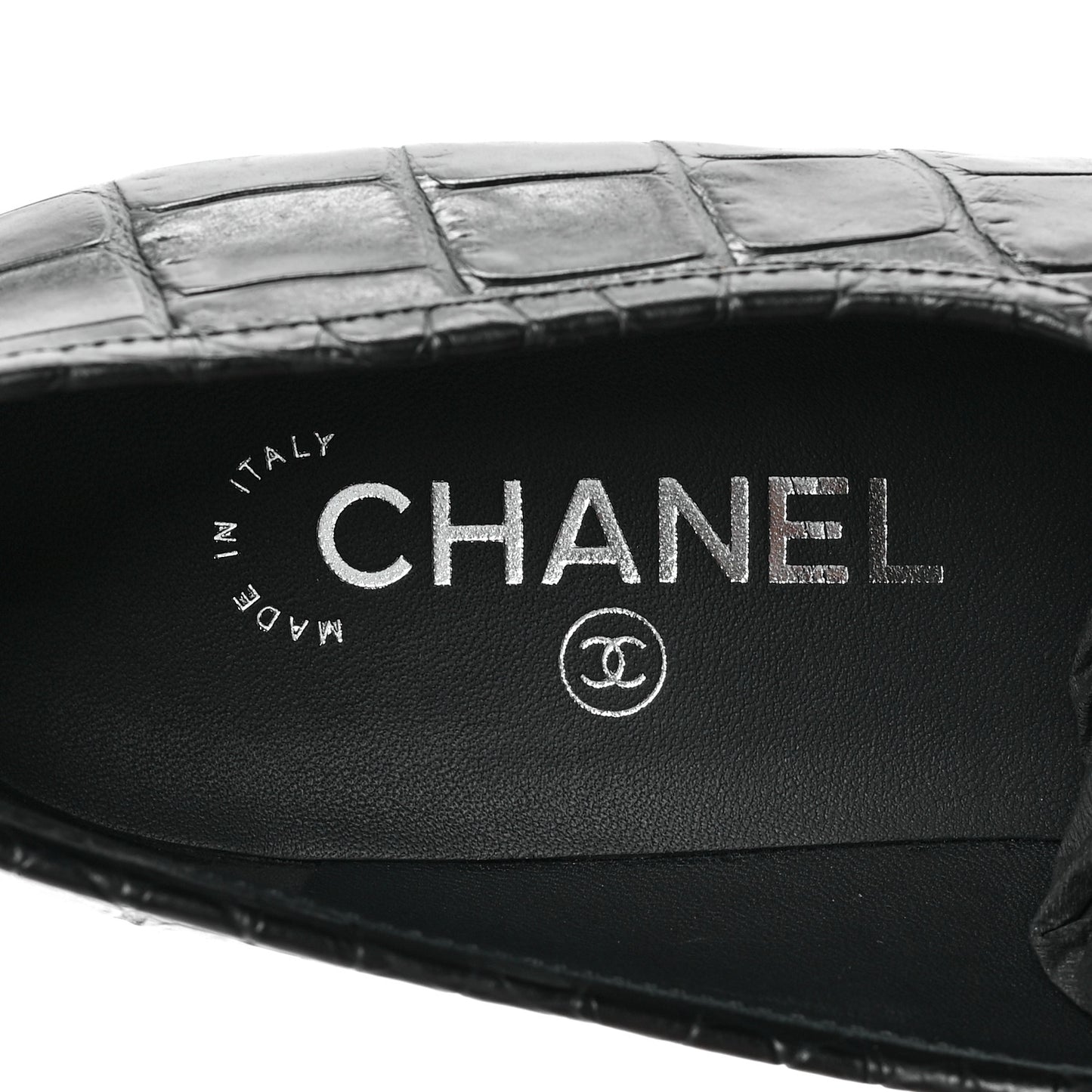 Calfskin Crocodile Embossed Low Heel CC Chain Mocassin Loafers 38 Navy Black