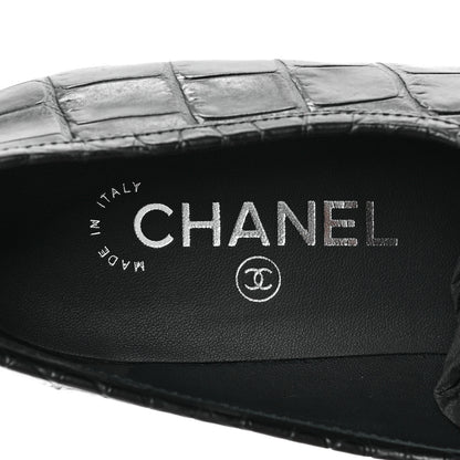 Chanel Calfskin Crocodile Embossed Low Heel CC Chain Mocassin Loafers 38 Navy Black 7 of 8