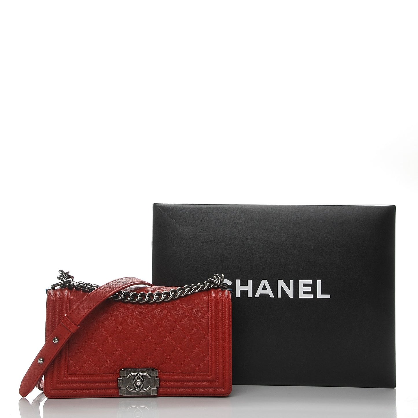 Caviar Quilted Medium Boy Flap Red