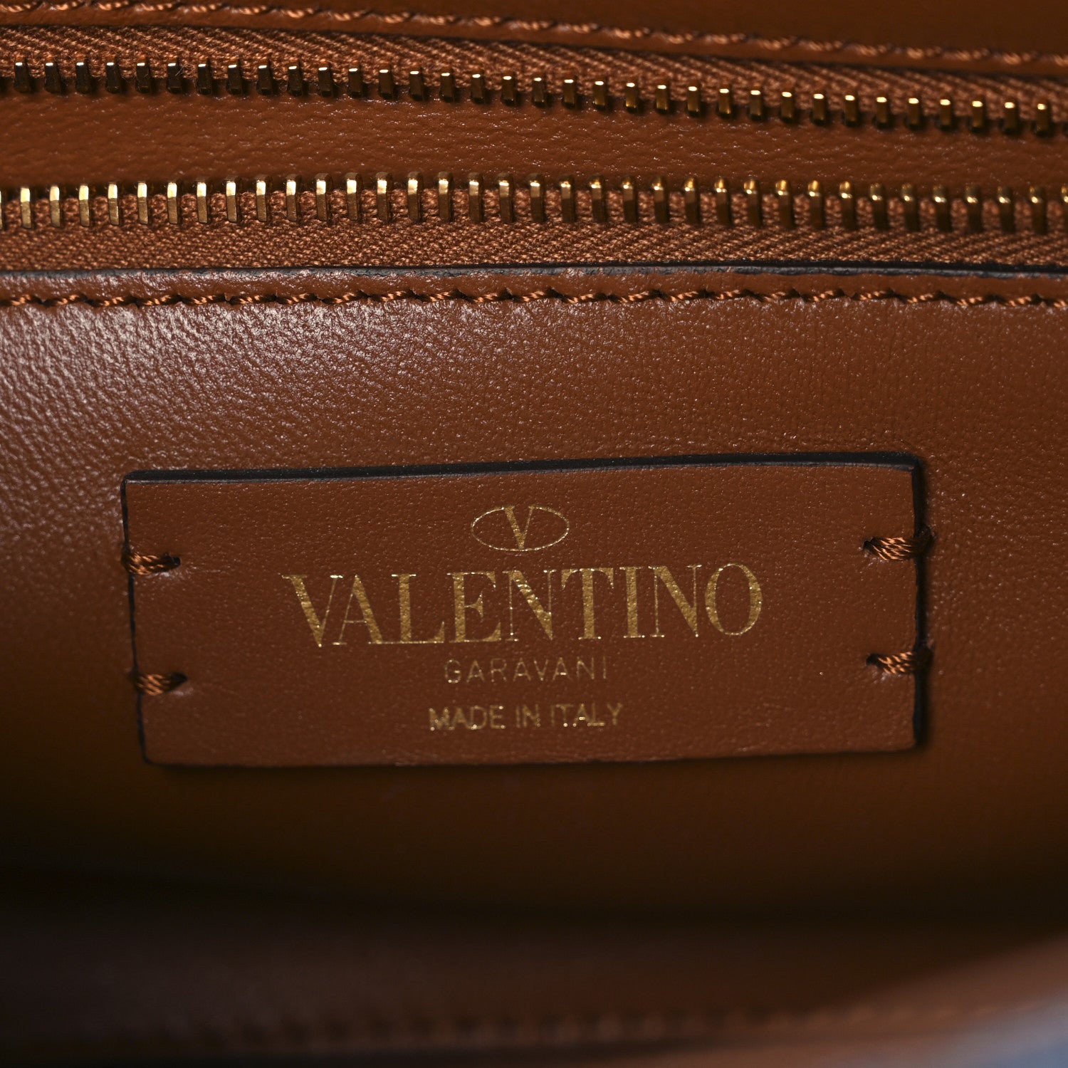 Valentino Garavani Denim Medium Roman Stud Shoulder Bag Light Denim Selleria 6 of 10