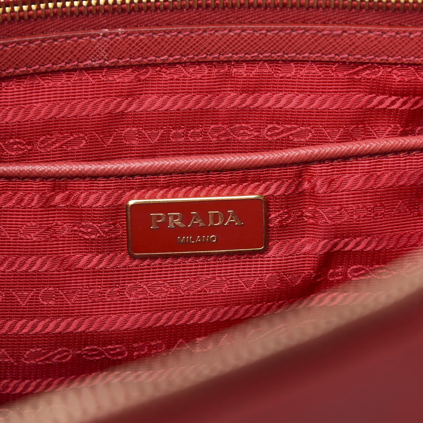 Saffiano Medium Galleria Double Zip Tote Fuoco