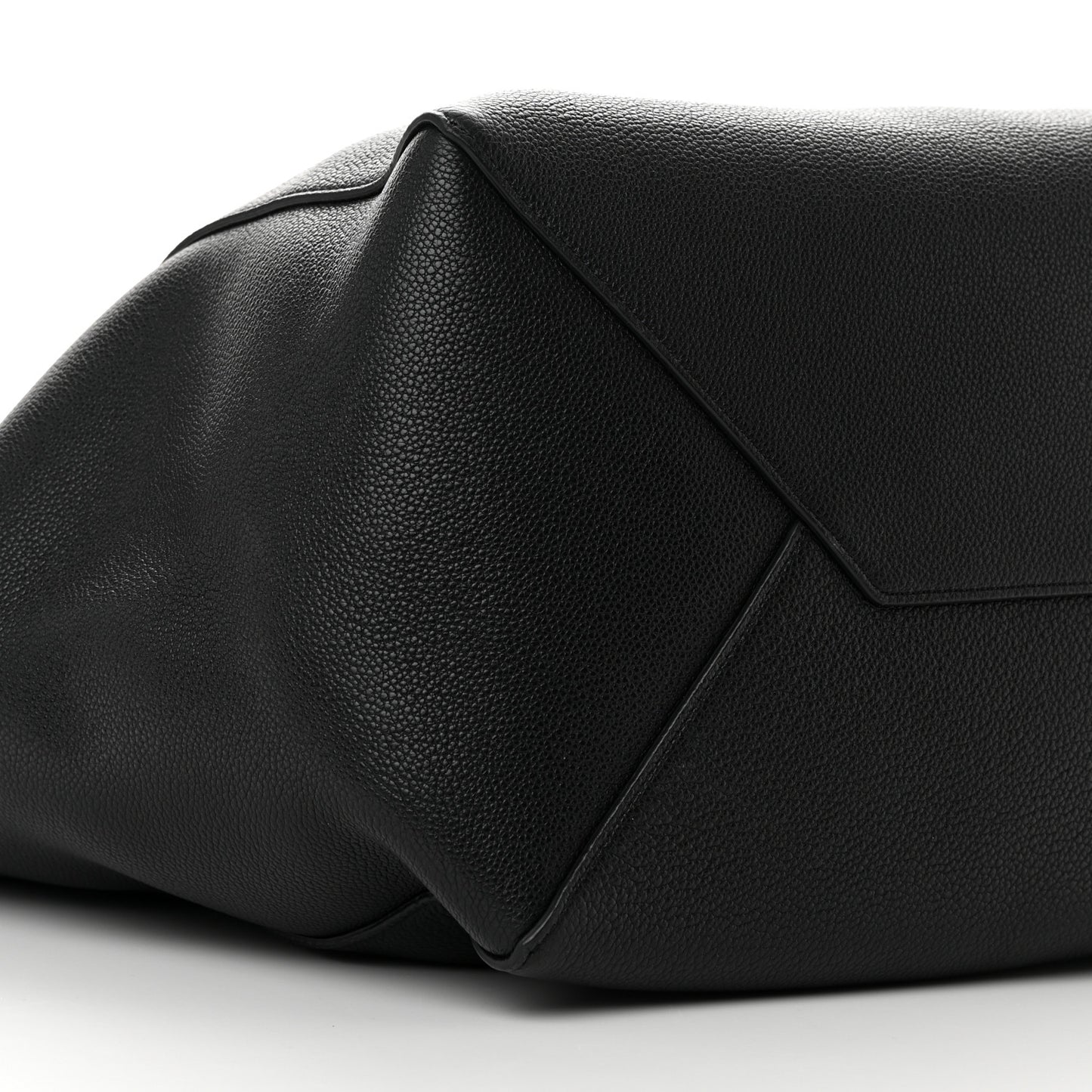 Soft Grained Calfskin Medium Belt Cabas Phantom Black